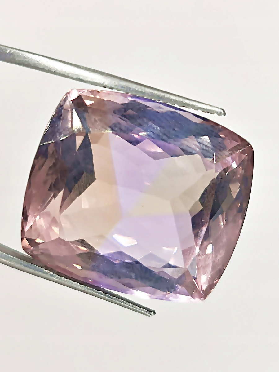 ametrin 48,30 ct 22,4 mm x 20,1 mm certifikát