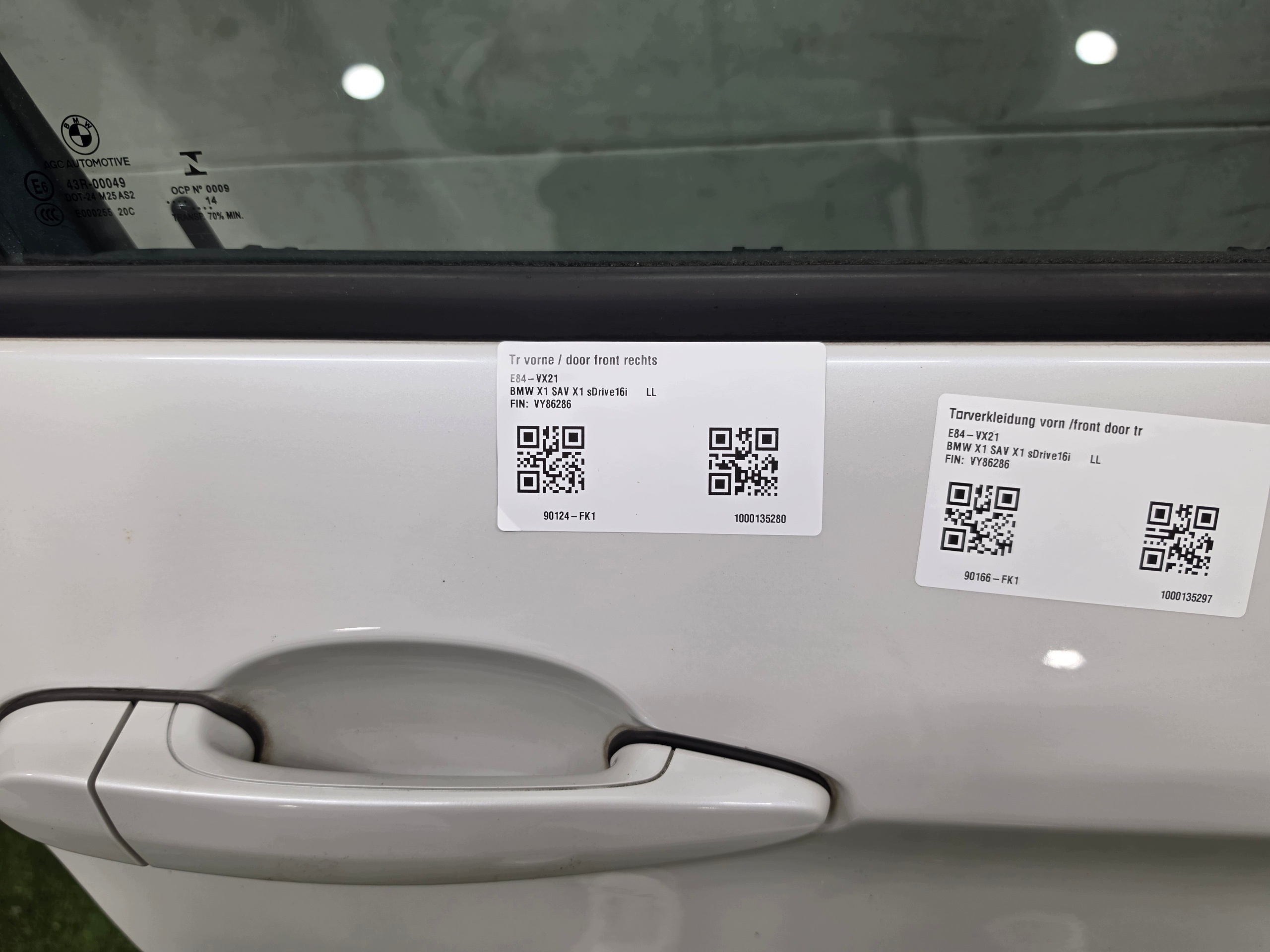 BMW X1 E84 dveře pravý předek přední A96