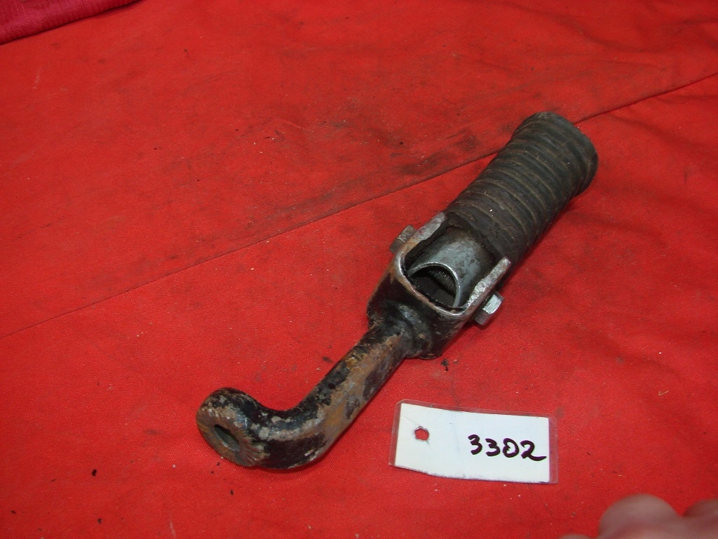 PODNÓŻEK KIEROWCY LEWY STOPKA JAWA 350 ORYG. 3302 Producent Jawa