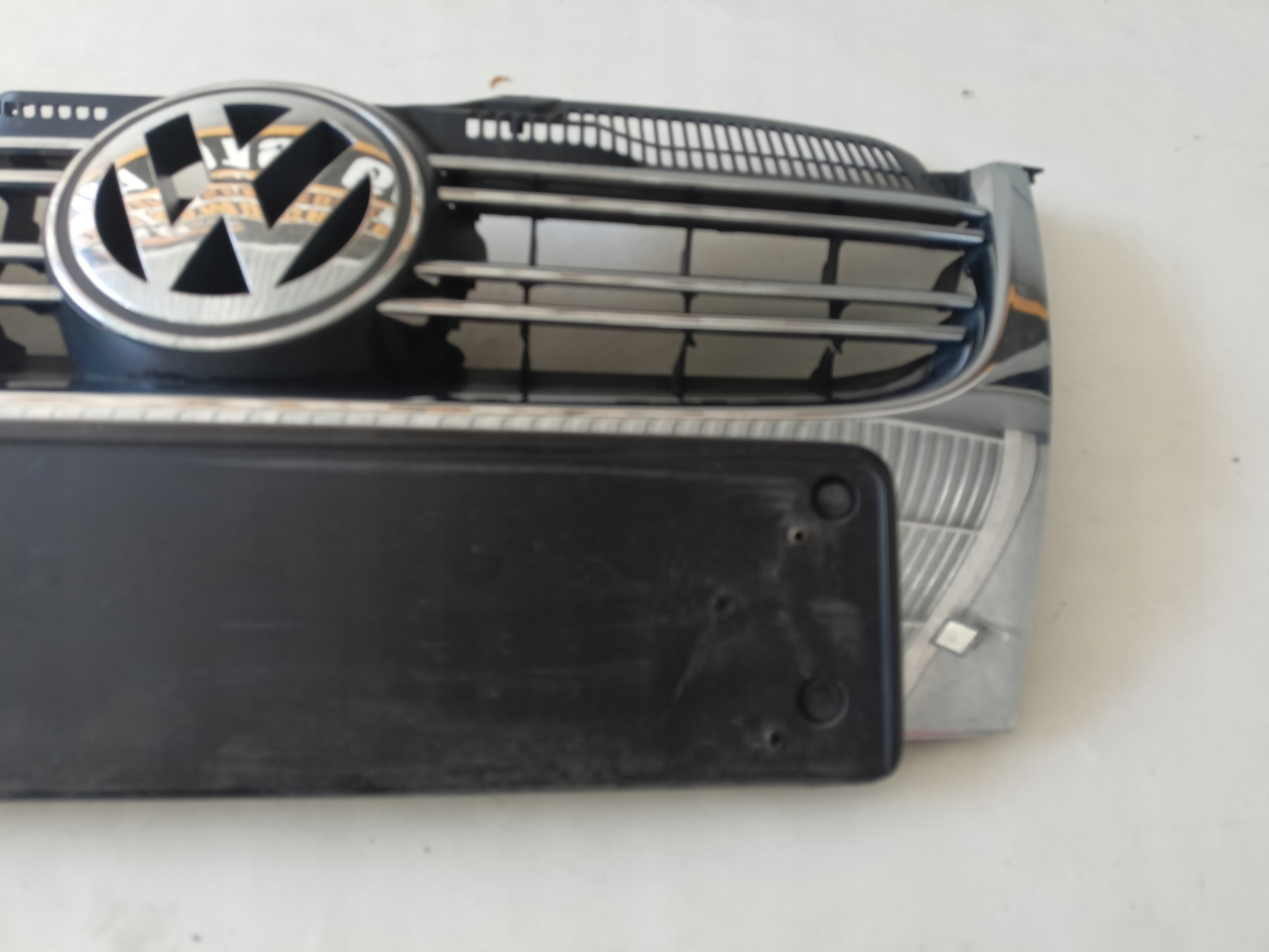 Volkswagen Golf V Jetta grille radiator grill