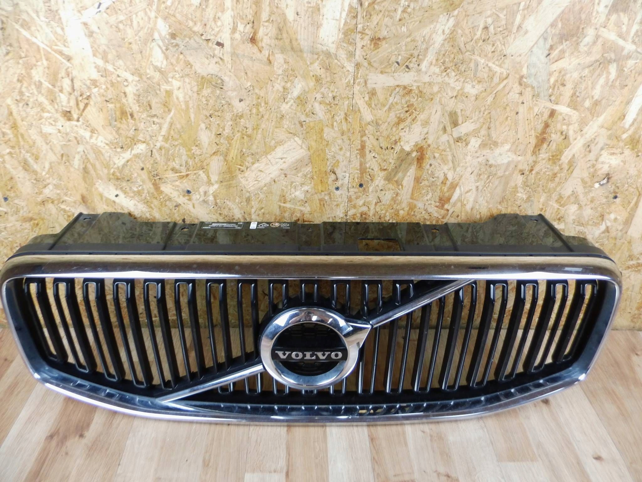 Volvo XC60 2017+ Grille