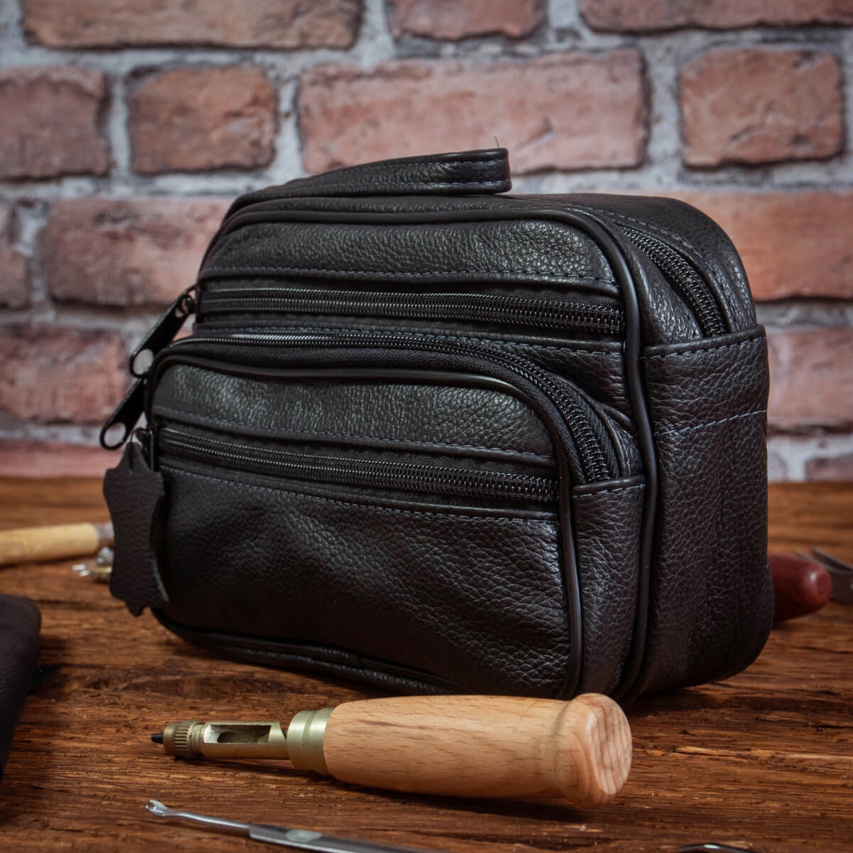 Kapsička na dokumenty do ruky z přírodní kůže pánská černá Belveder L1B