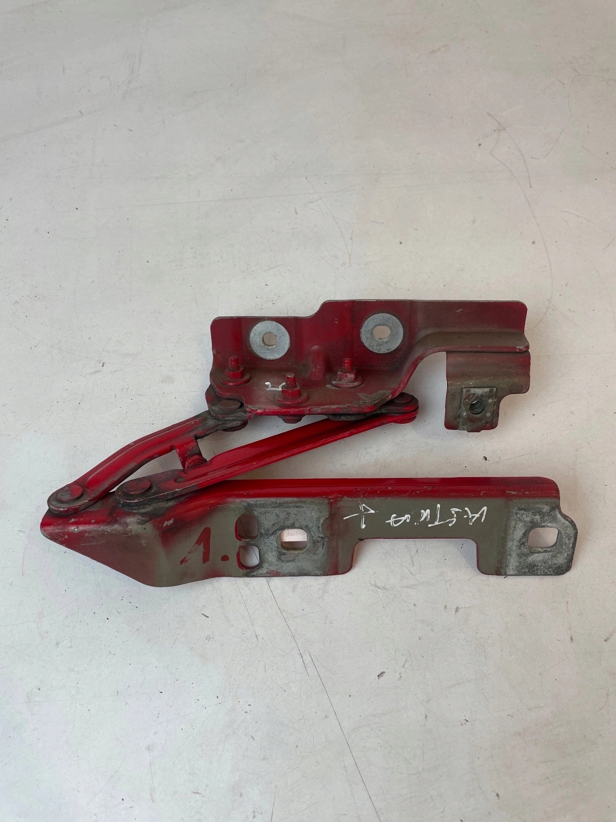 hinge bonnets front front left Opel Astra IV J