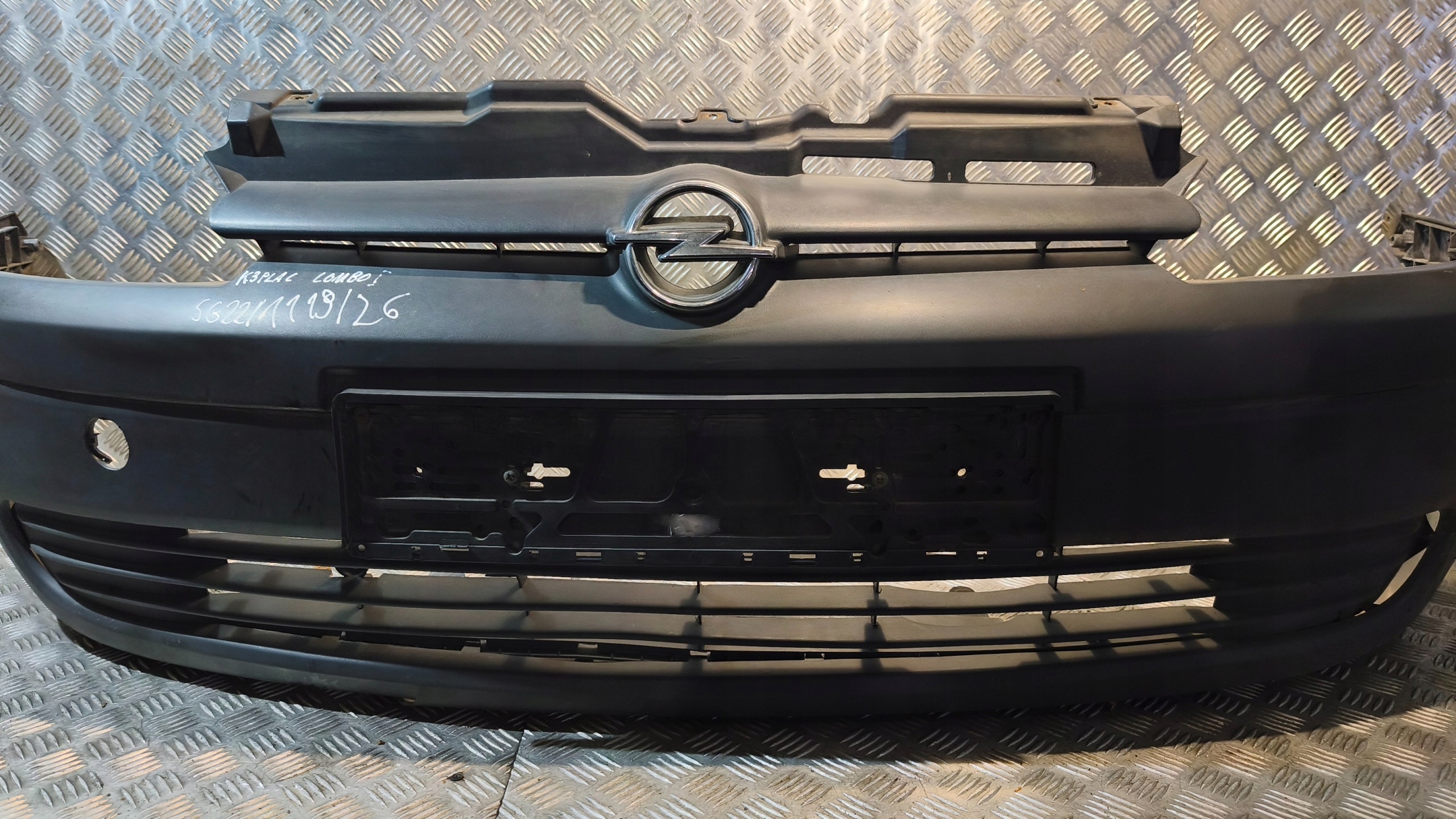 frontstoßstange OPEL COMBO und 2010