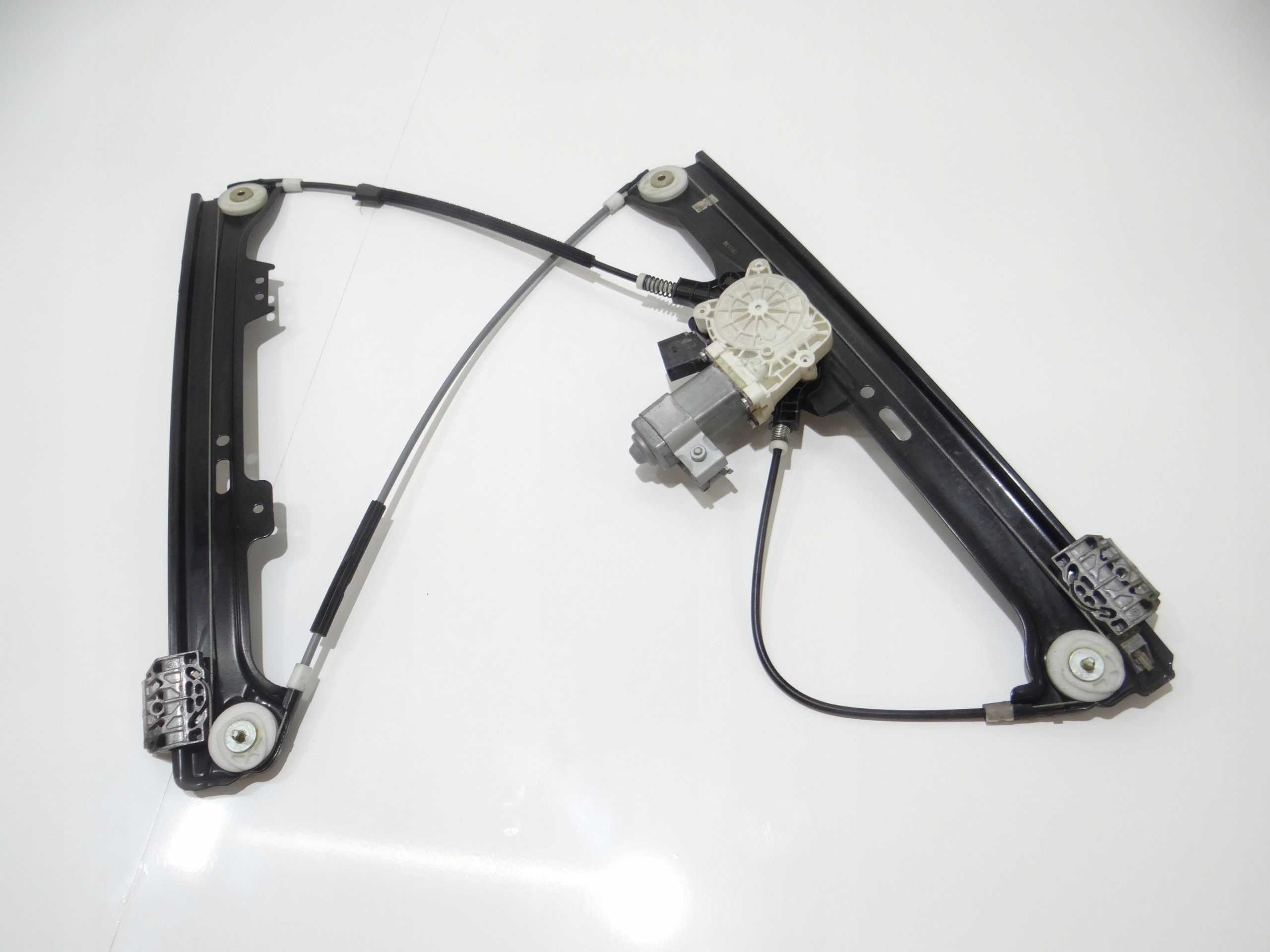 BMW E60 window regulator right front 7034352