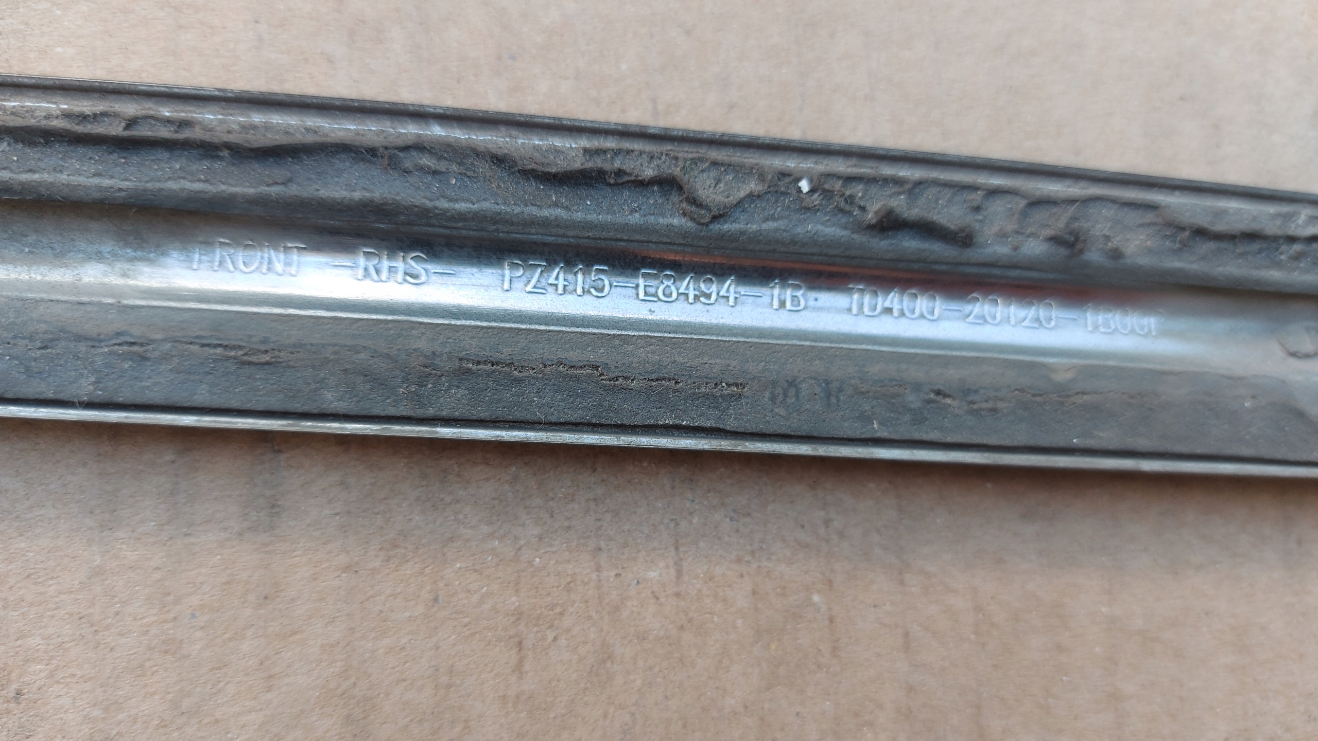 moulding door right front TOYOTA VERSO 09