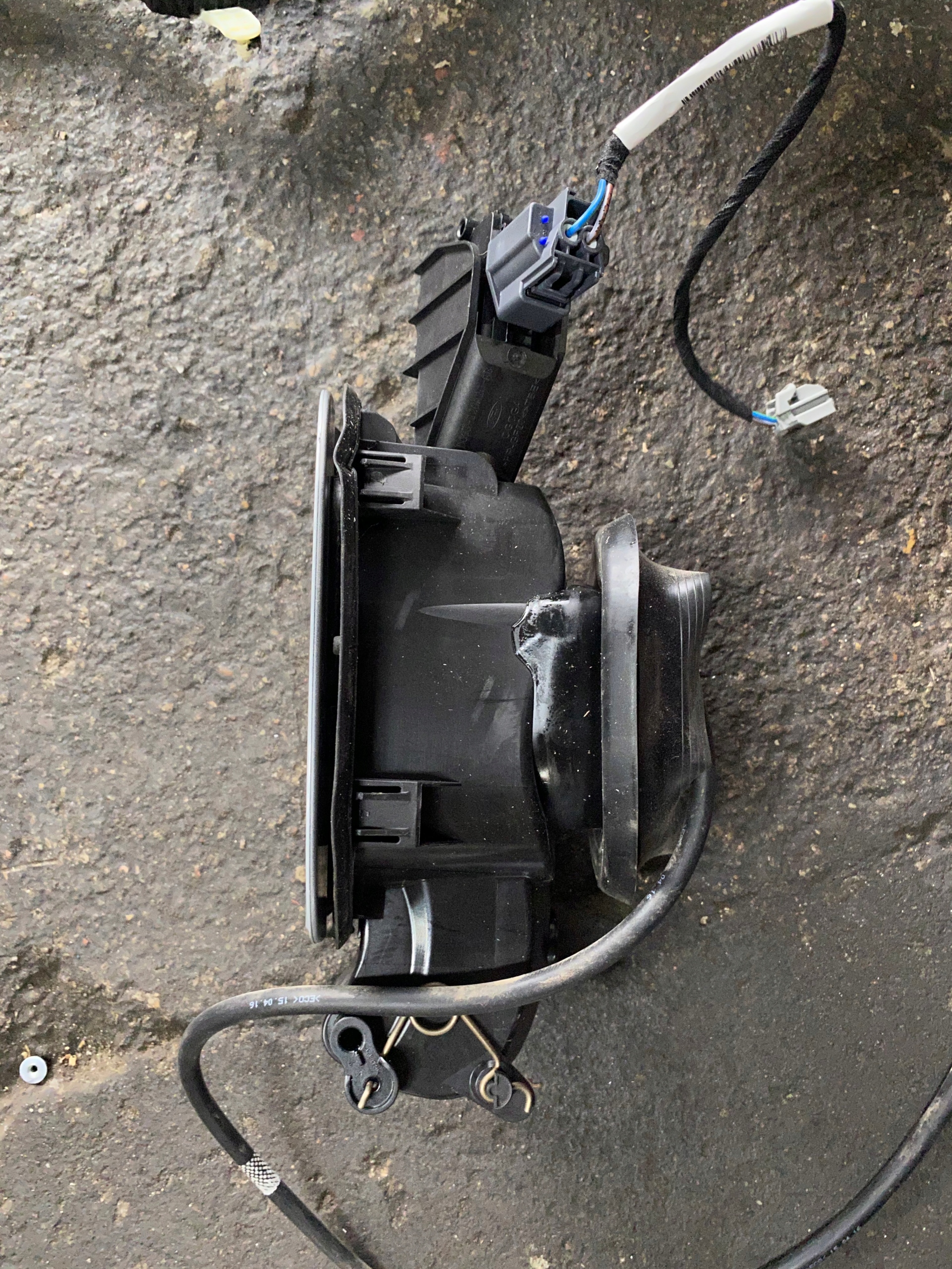 45 FORD MONDEO MK5 KLAPKA WLEWU PALIWA DD Typ samochodu Samochody osobowe