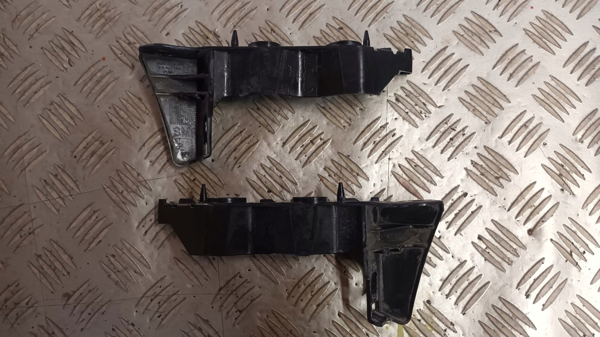 rechts oder links stoßstangenführung vorne SEAT LEON IV 2020->