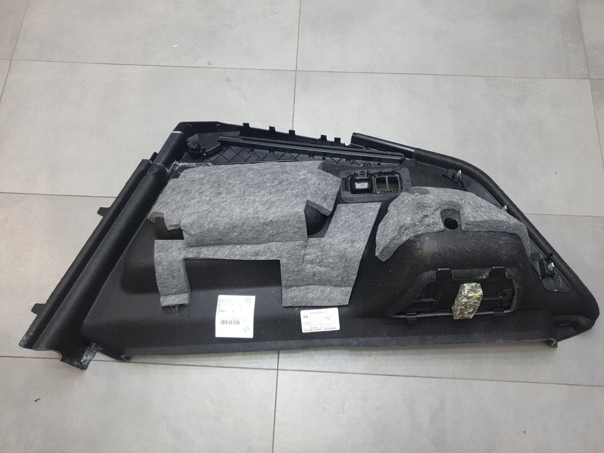 Audi Q8 boot upholstery left rear part 4M8863879N