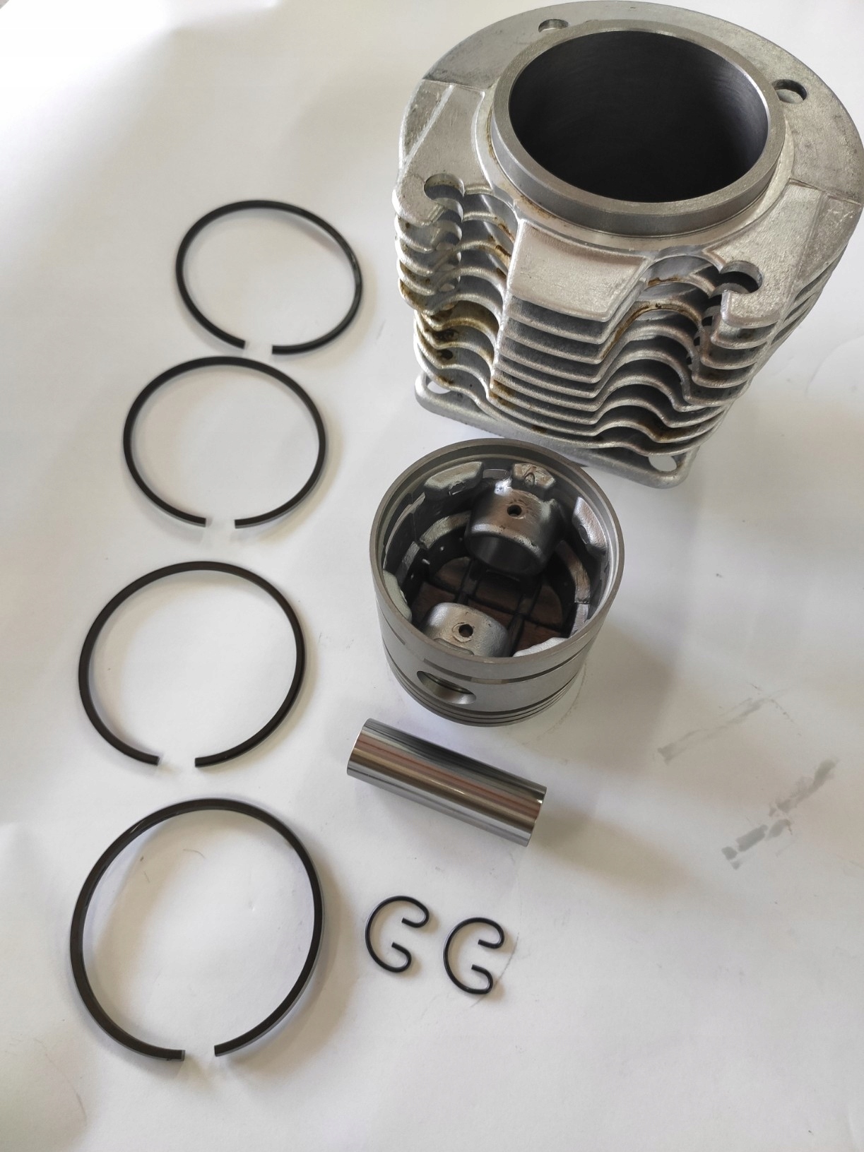 Cylindry Válec Píst Kroužky Almot Dno