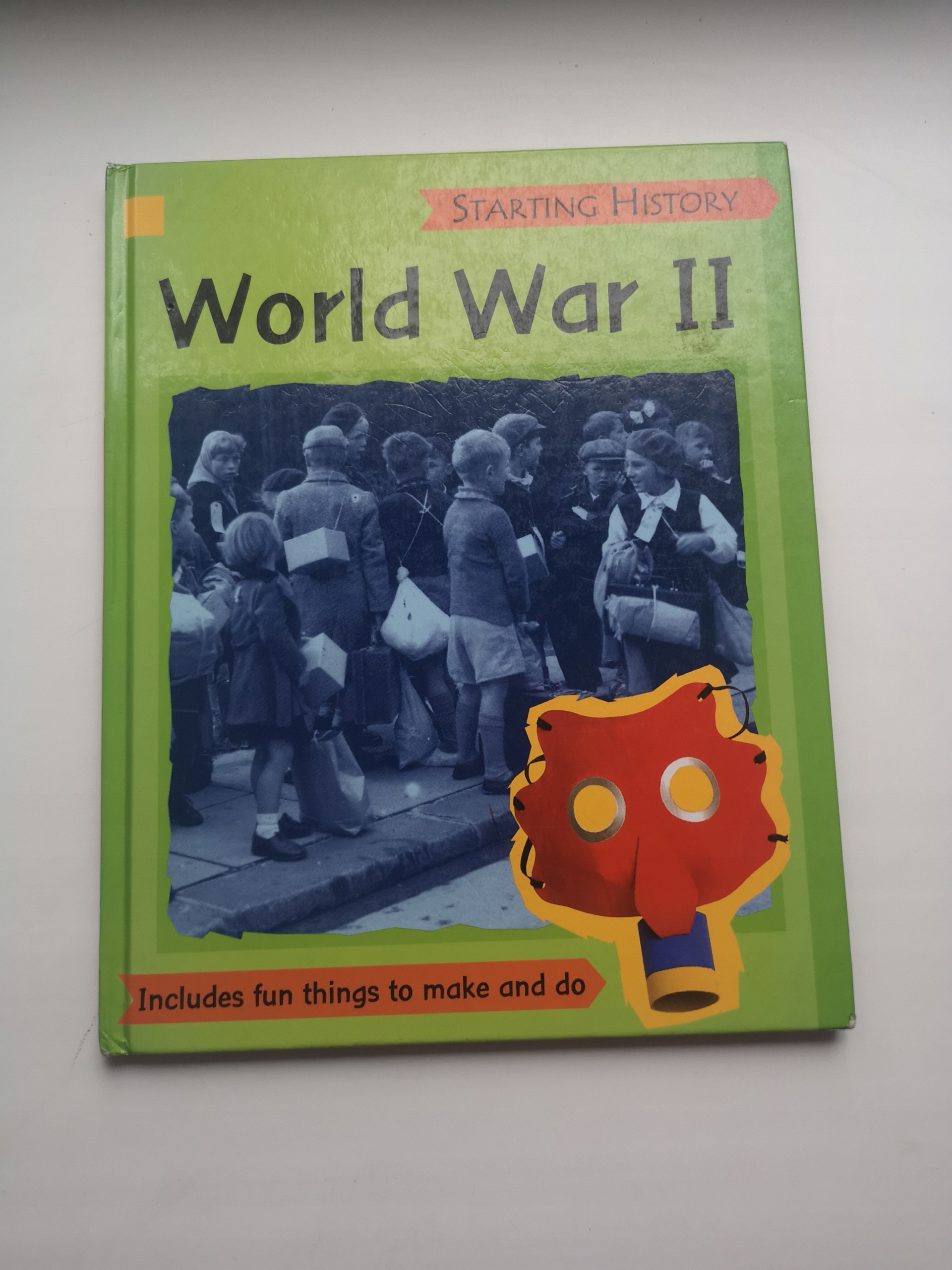Starting History World War II, Sally Hewitt, (13605414663) Książka