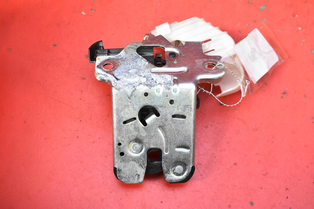 lock bonnet rear part boot 3G0827503A VW PASSAT B8 sedan 14-20