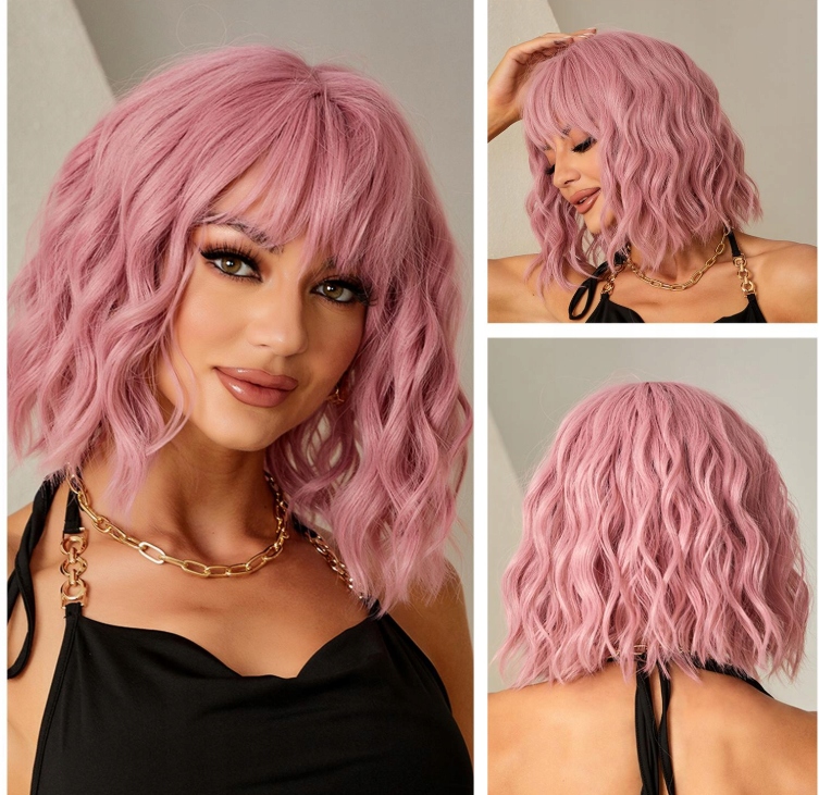 Vlnitá paruka s ofinou, růžová, syntetická, 35 cm