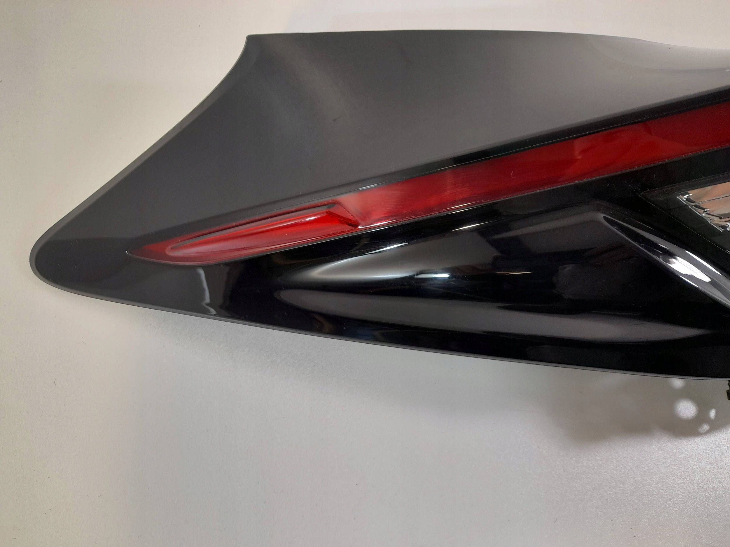 Toyota Yaris Cross light rear left 815600DE20 (R596)