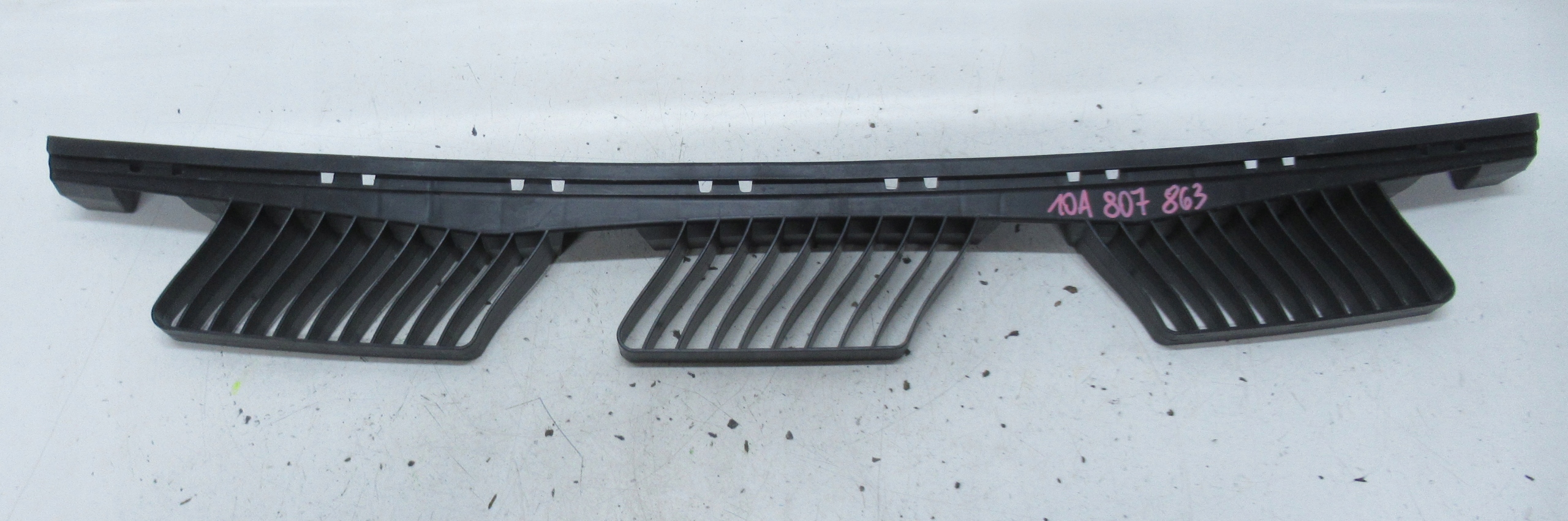 AUDI VW Support Moulage Pare choc 10A807863