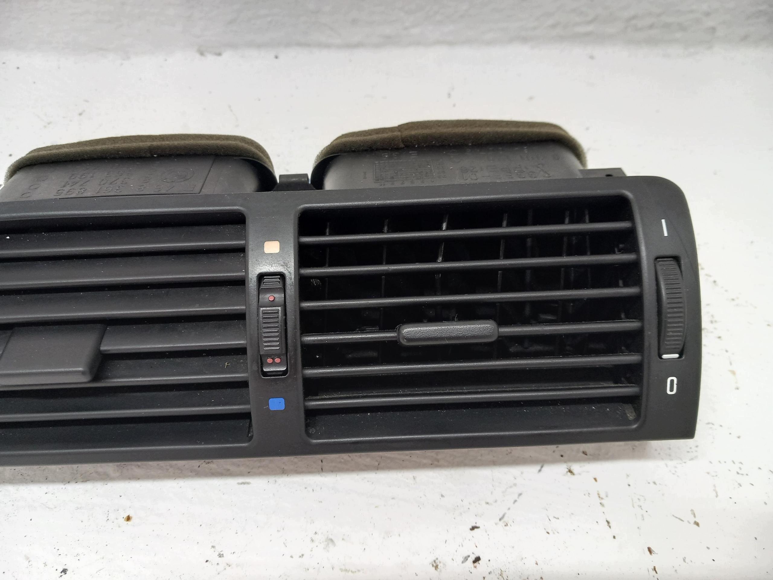 grid air conditioning devices central CENTRALNA of the dashboard BMW 3 E46 OE 8363199