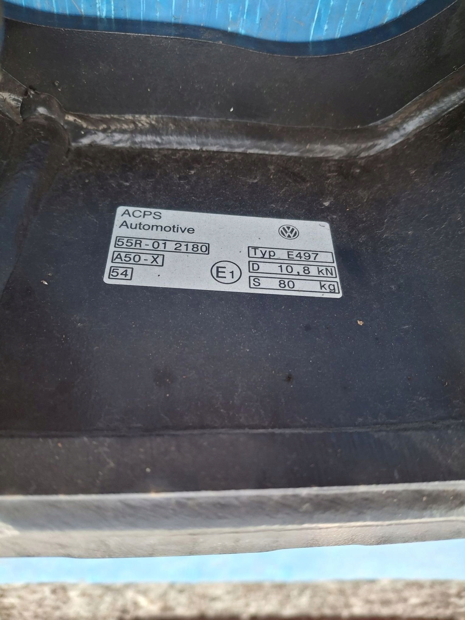 tow SKLADANY VW TOURAN II 2015R->