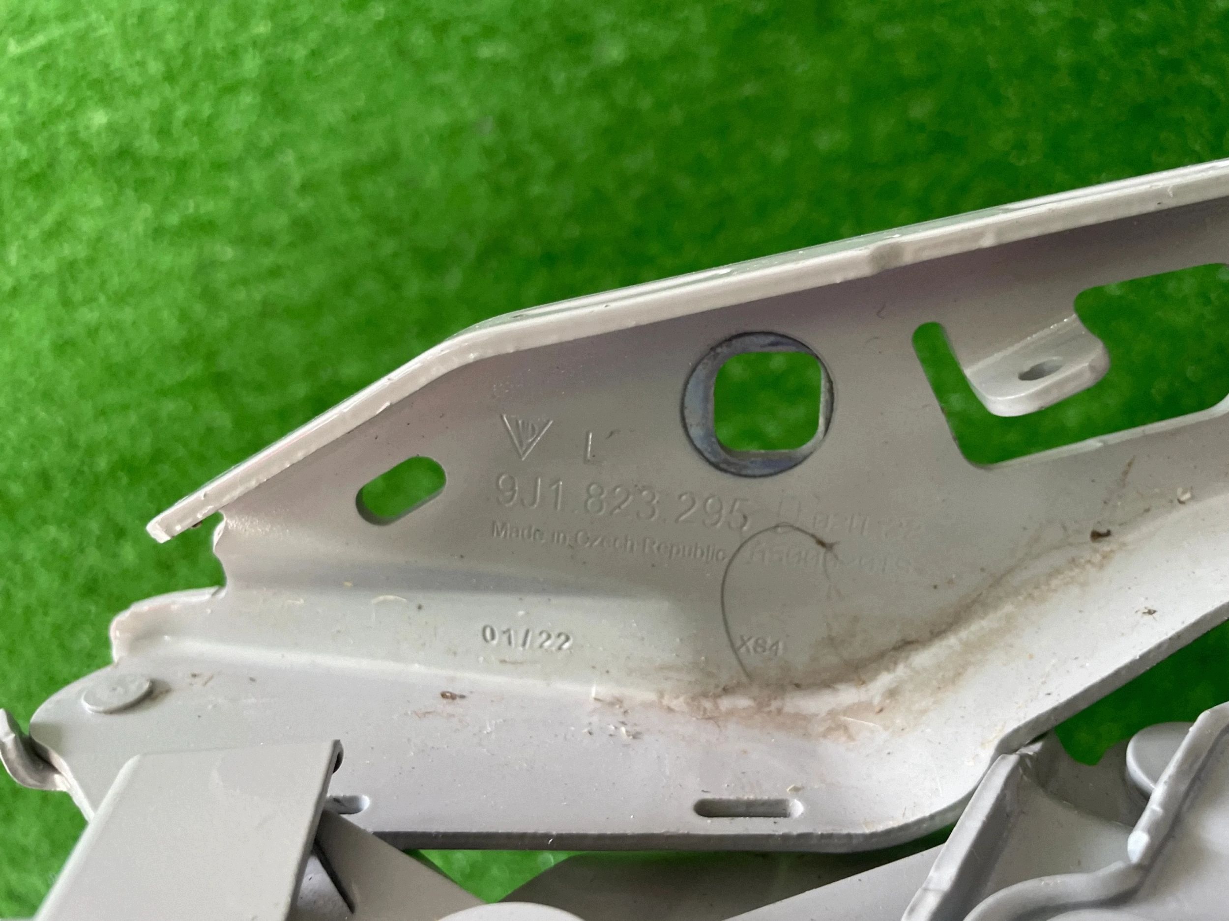 PORSCHE TAYCAN 9J1 hinge bonnets left 9J1823295