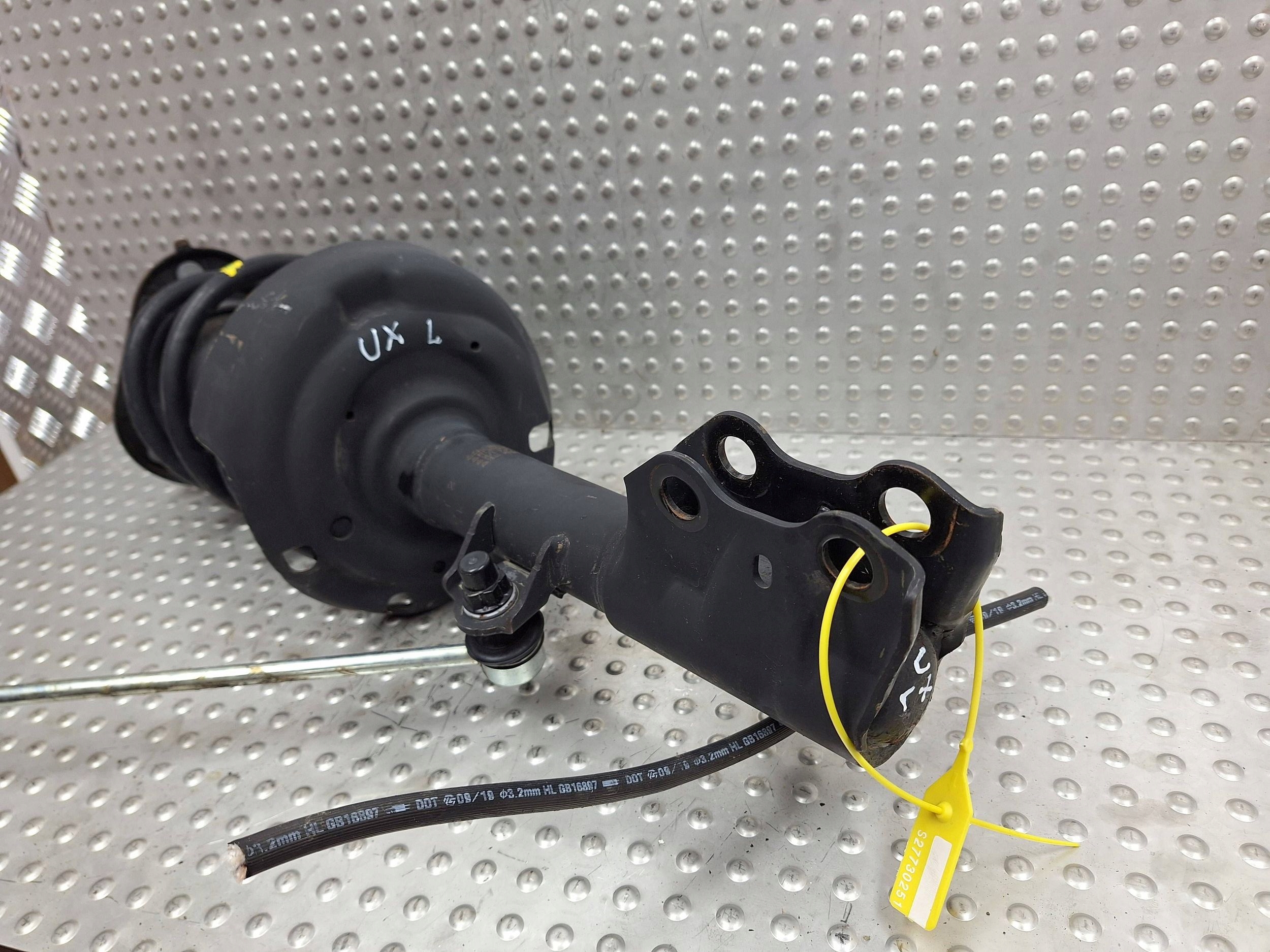 shock absorber left front LEXUS UX 18- 48520-76170