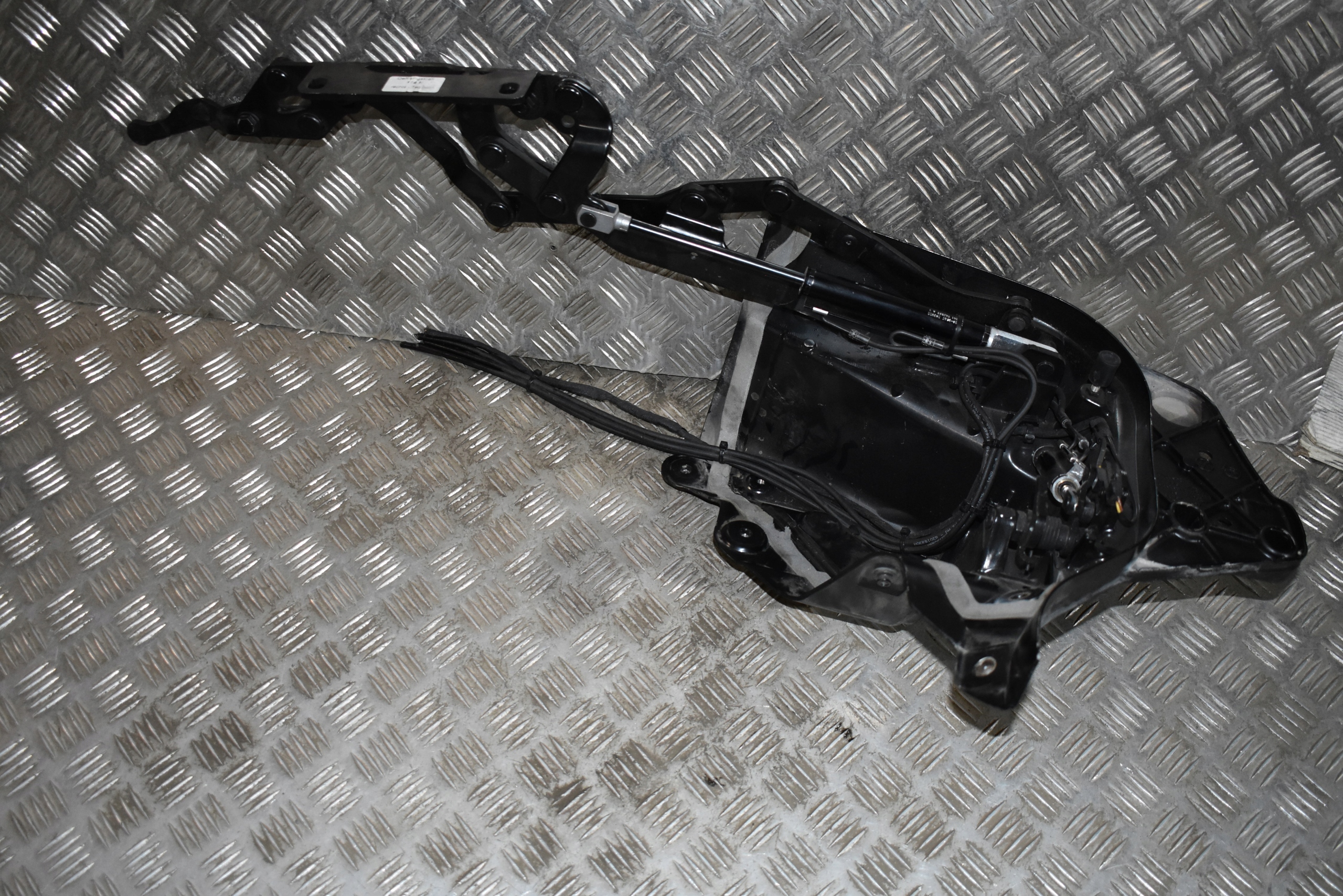 IDEALNY hinge roofs right AUDI R8 SPYDER CABRIO 1