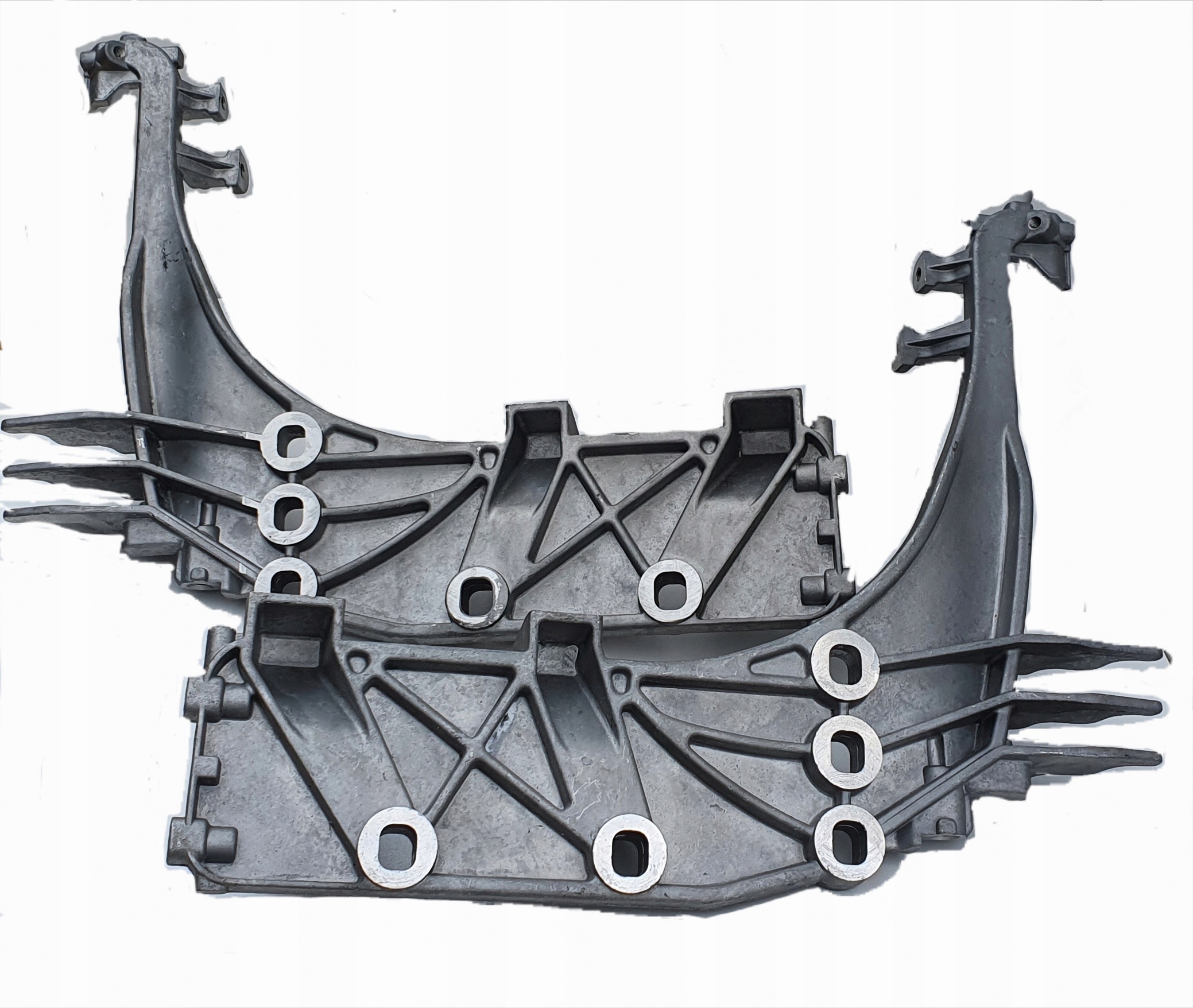 MOCOWANIE WSPORNIK WNEKI STOPNIA DAF XF ALU KPL Part number 2035145R 2035145L