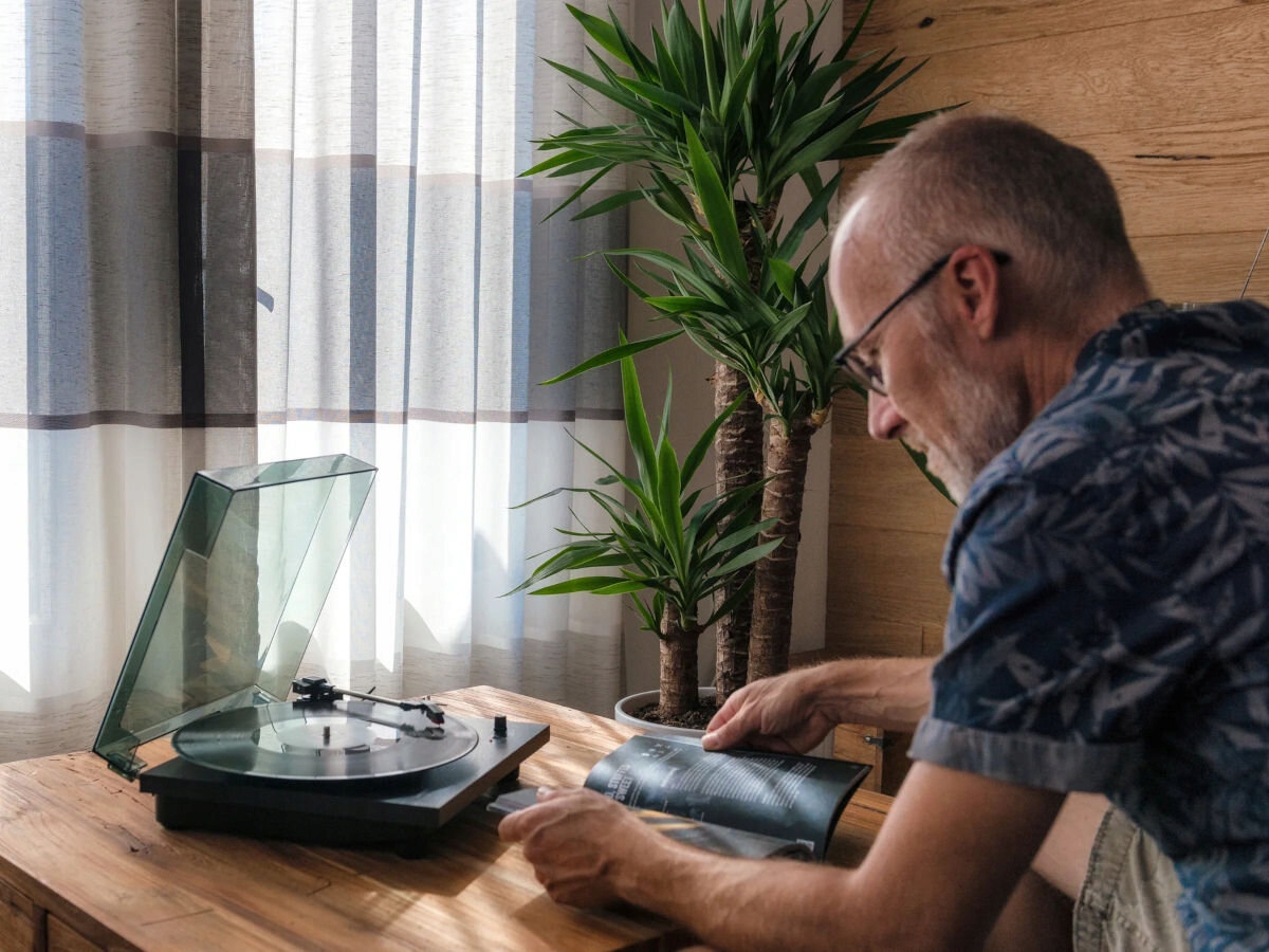 GRAMOFON LENCO LS-10 CZARNY Marka LENCO