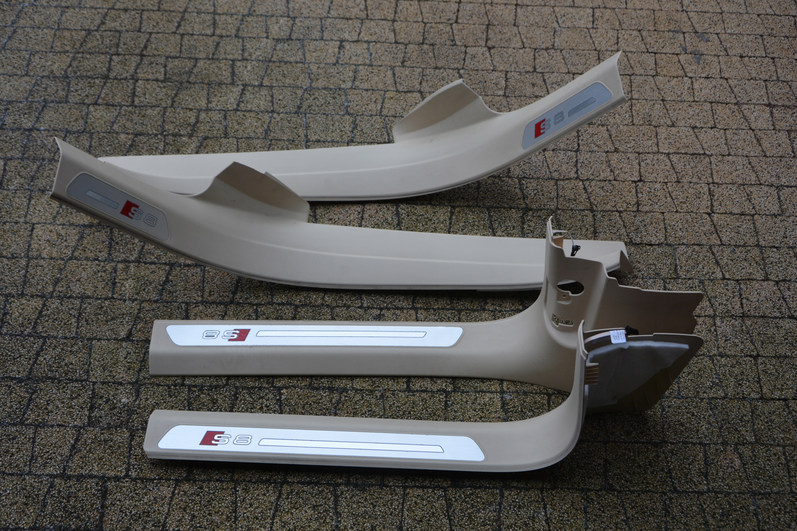 LISTWY PROGOWE AUDI S8 4H1867271A/2A 4H0864607A