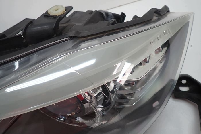 BMW E90 E91 BI-XENON NIE positioning reflektor left light left 72025839