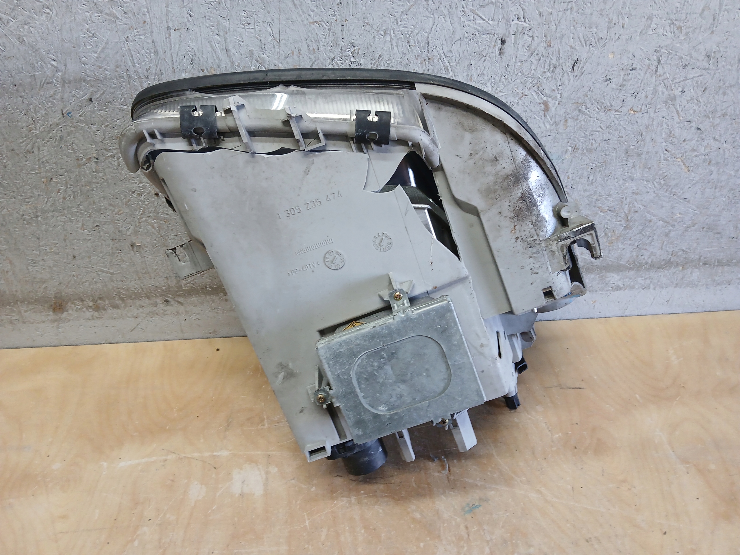 light front left MERCEDES SLK W170 XENON A1708201161