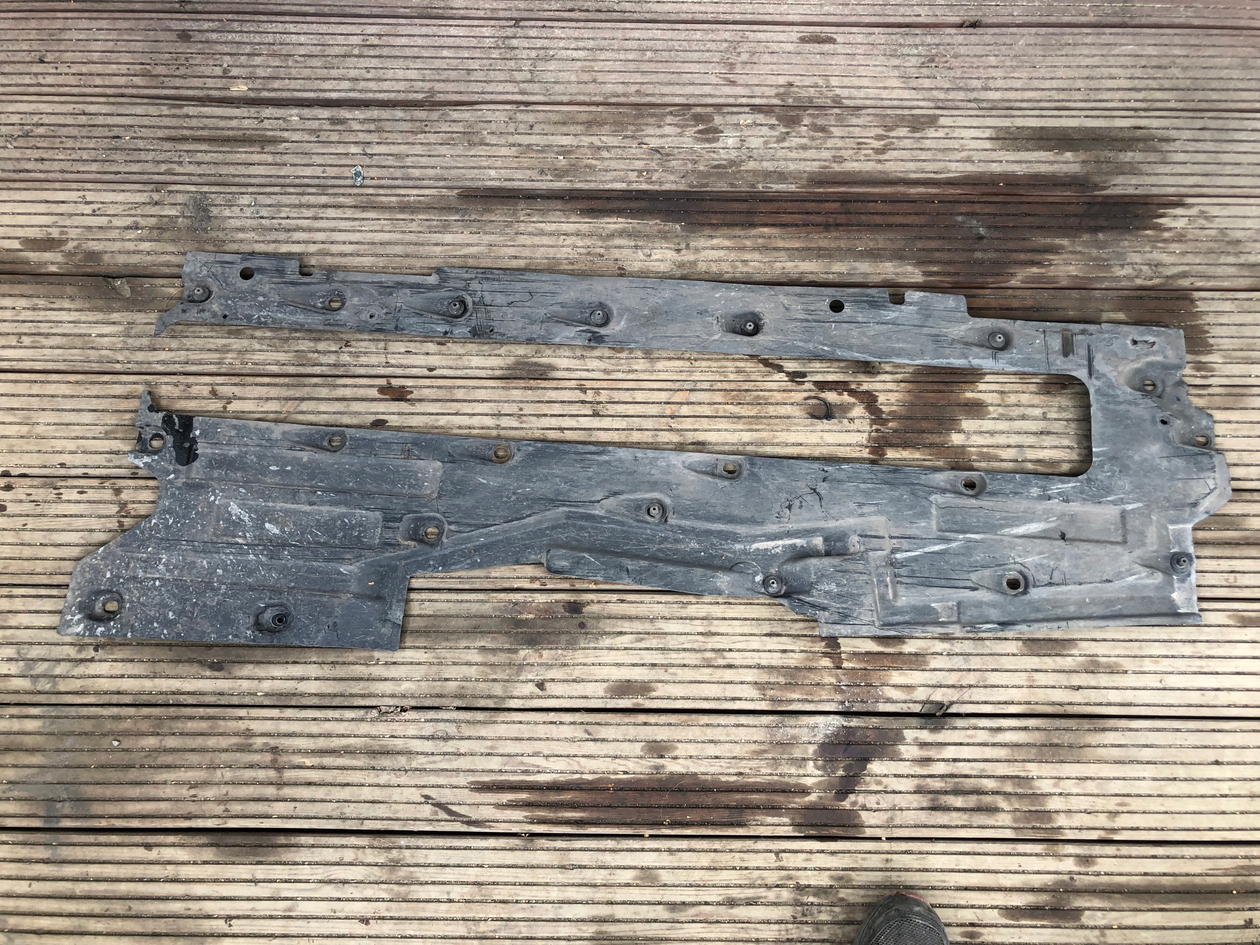 AUDI A8 D3 Blende Abdeckung abdeckung Unterfahrschutz rechts 4E0825206D