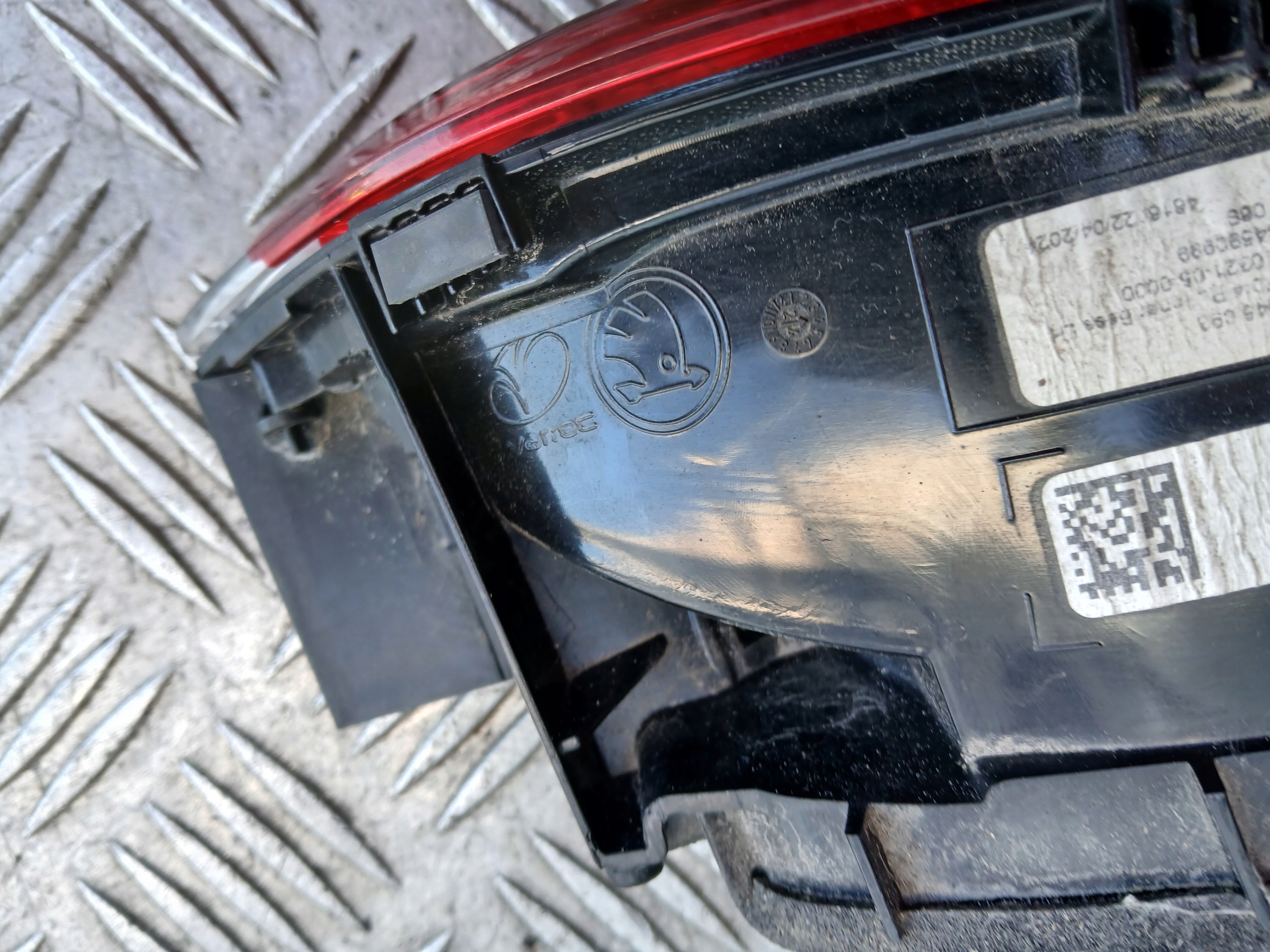 light left rear part rear to the bonnet Skoda Kamiq