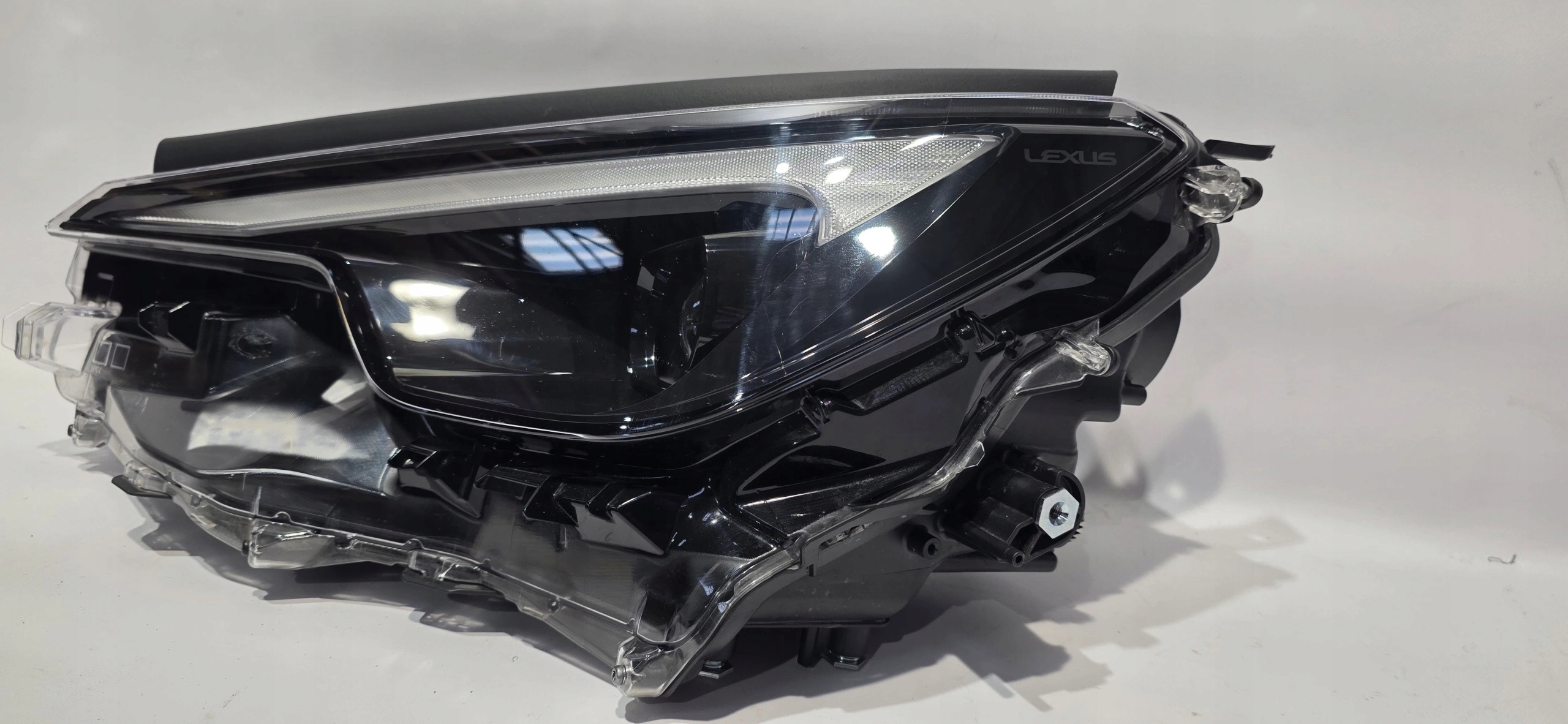 light left front FULL LED LEXUS LBX 23- original KOITO 52-363