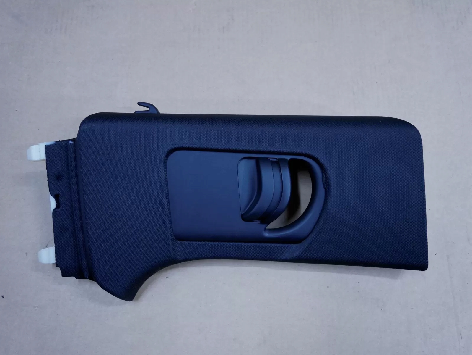 AUDI A3 8V крышка правой стойки черный 8v3867244