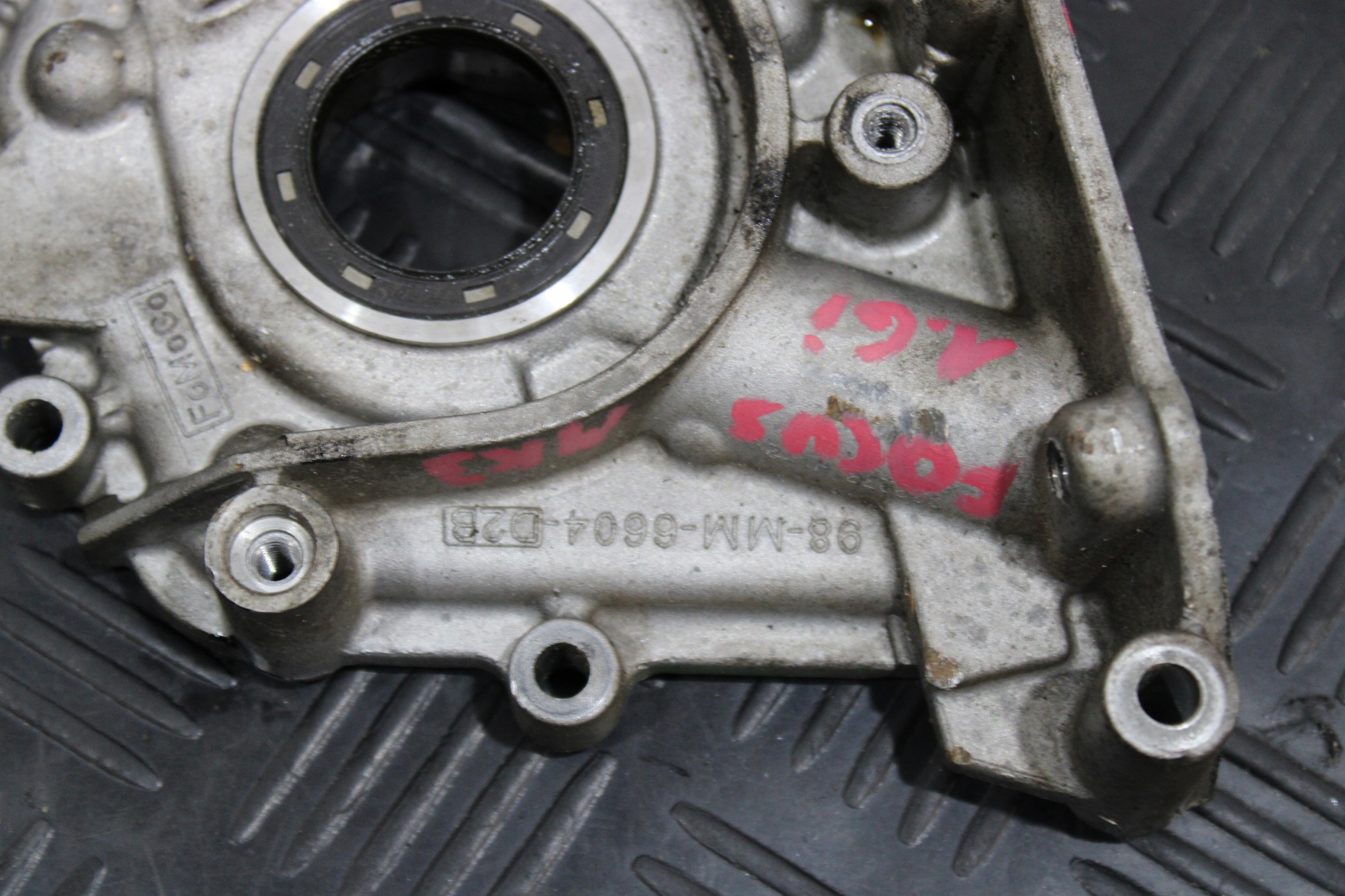Ölpumpe 98MM-6604-D2B FORD FOCUS MK3