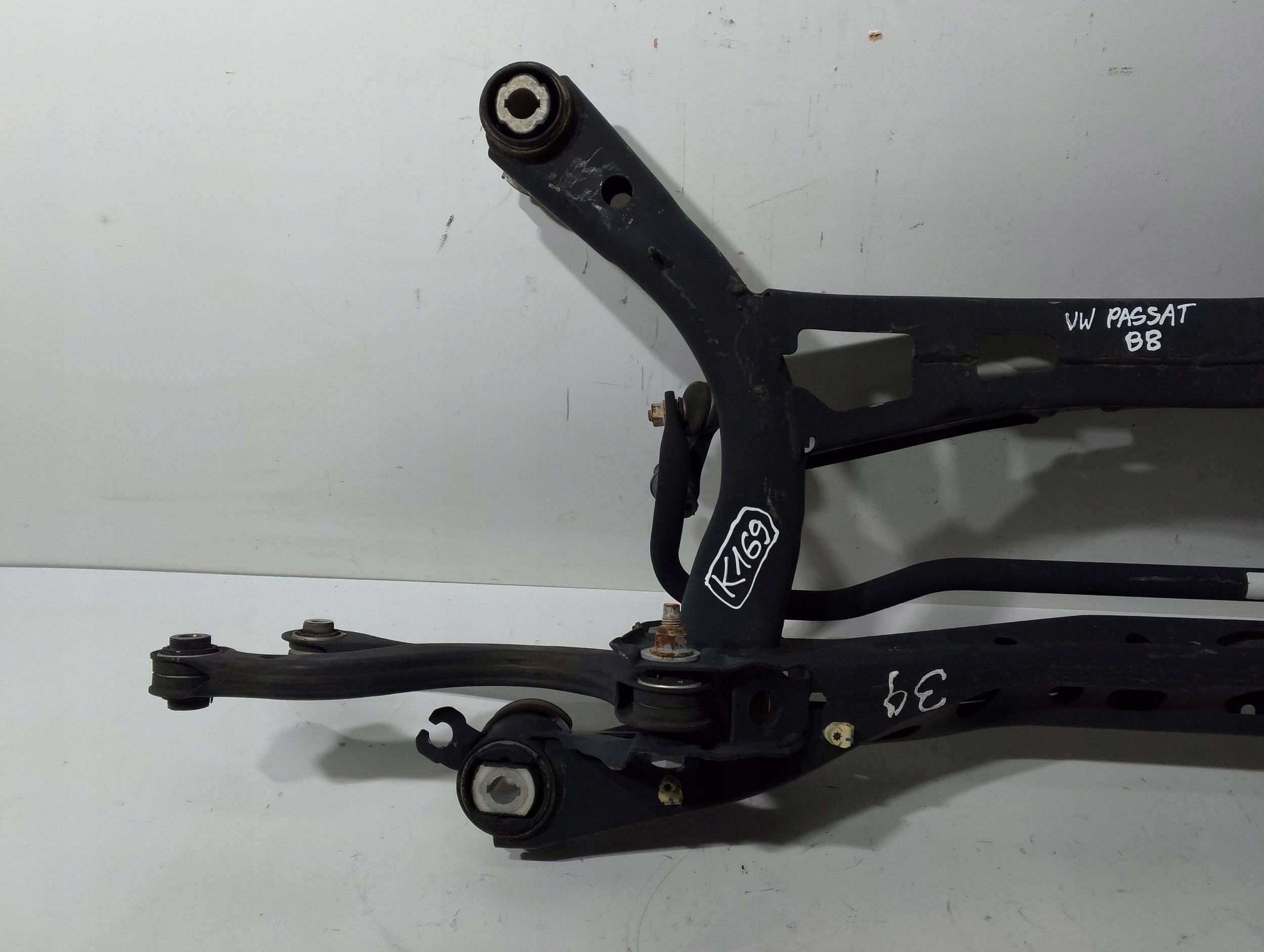 Volkswagen Passat B8 axle beam rear. 3Q0505106B (K169)