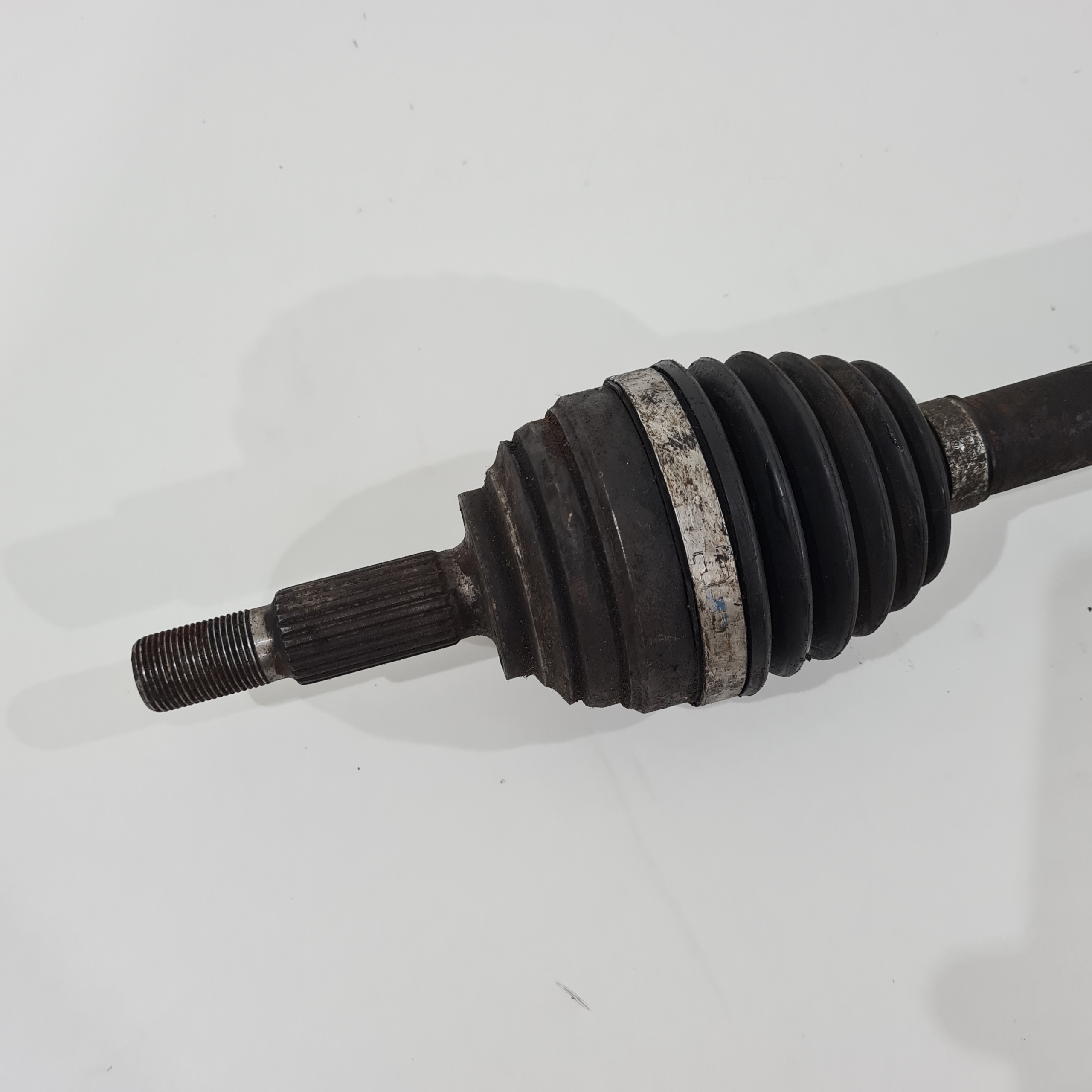 semi-axis left RENAULT CLIO III MODUS and 1.5 DCI 8200499585
