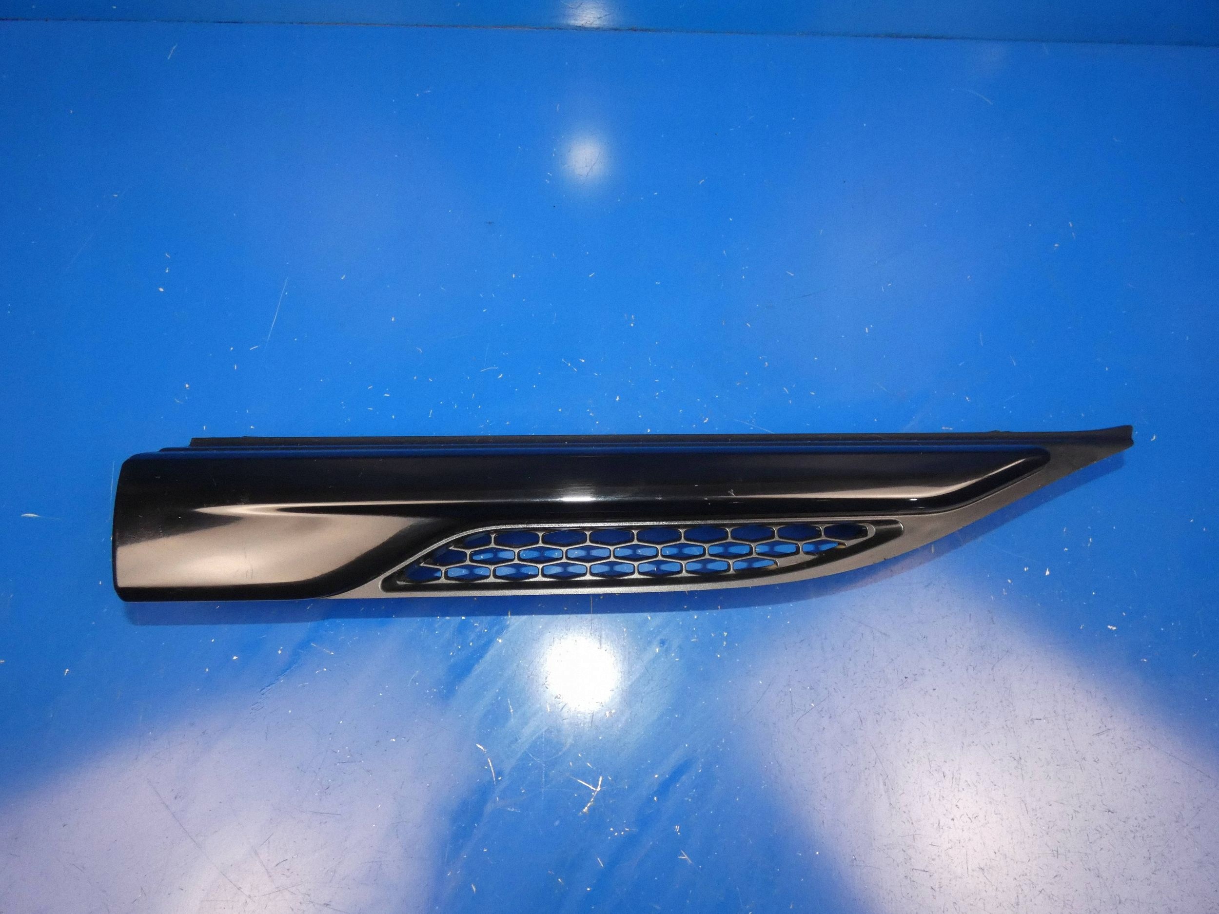 RANGE ROVER EVOQUE L538 moulding grid of a fender right front front