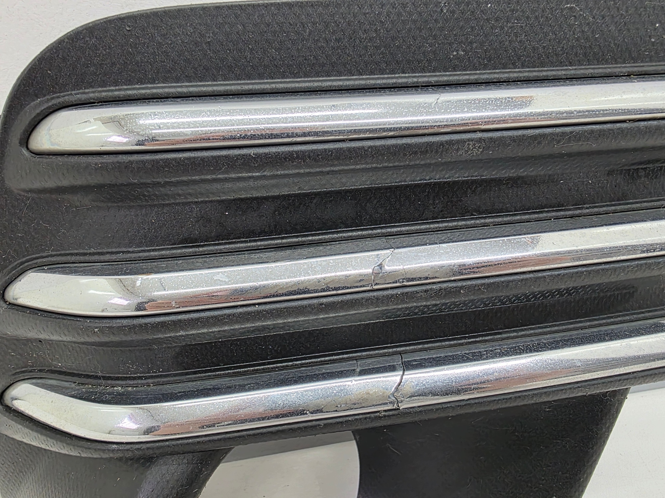SUBARU FORESTER 5 V LIFT 22- grid of a bumper right front original