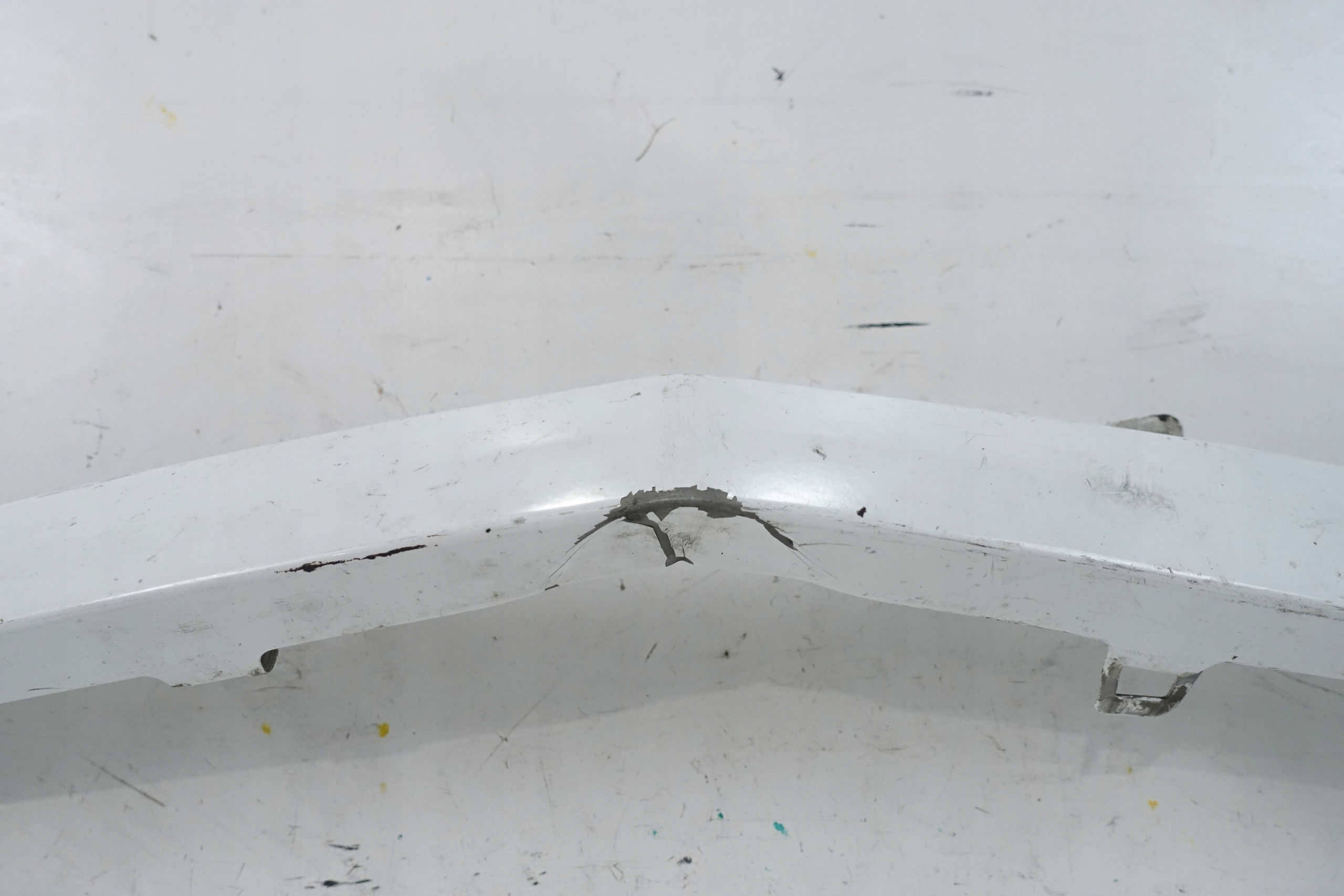 MERCEDES SPRINTER W906 LIFT 2013- moulding below grill bumper front PWB4433