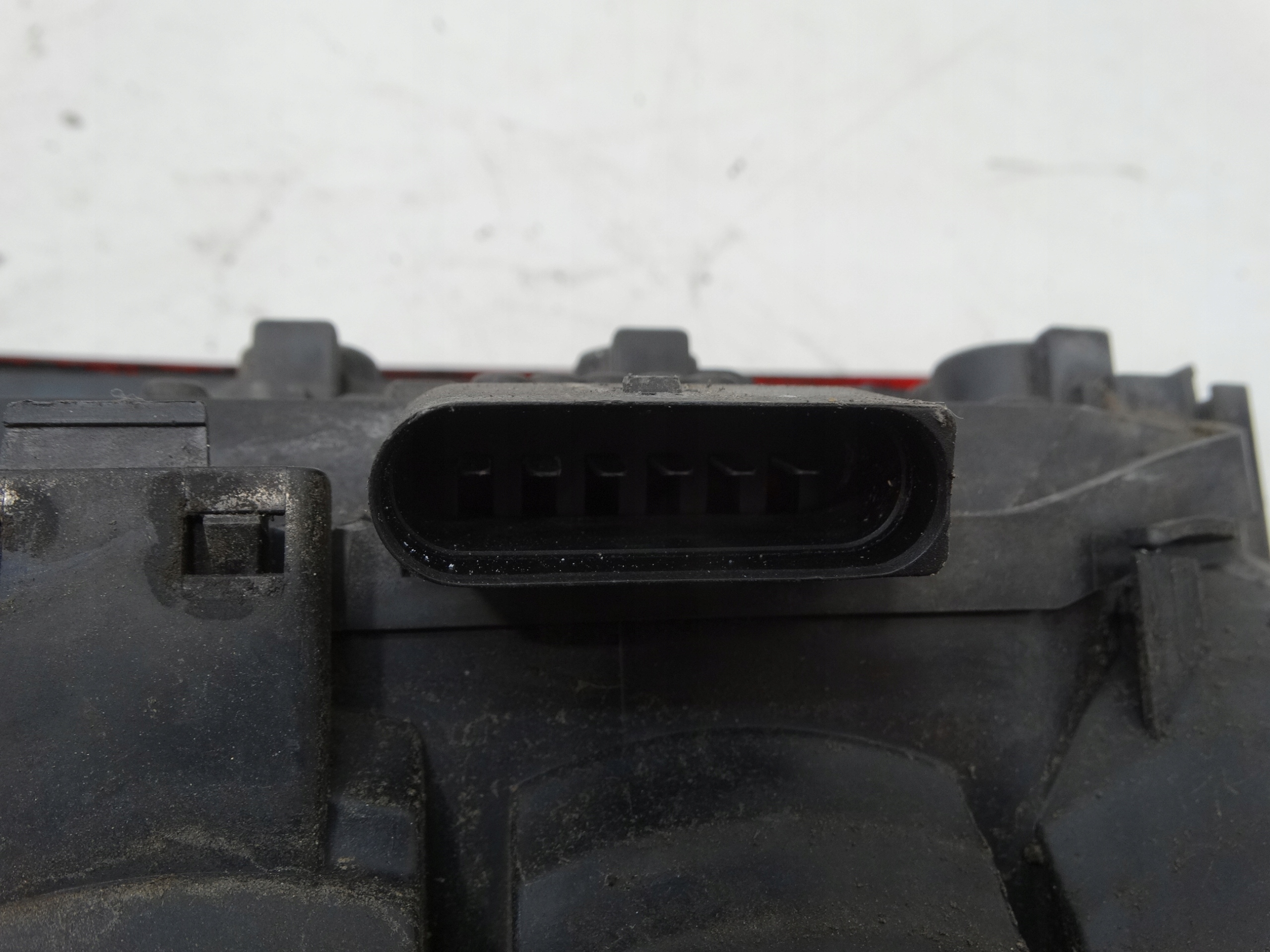 light left rear part VOLKSWAGEN TRANSPORTER T5 CARAVELLE 7H0945095G