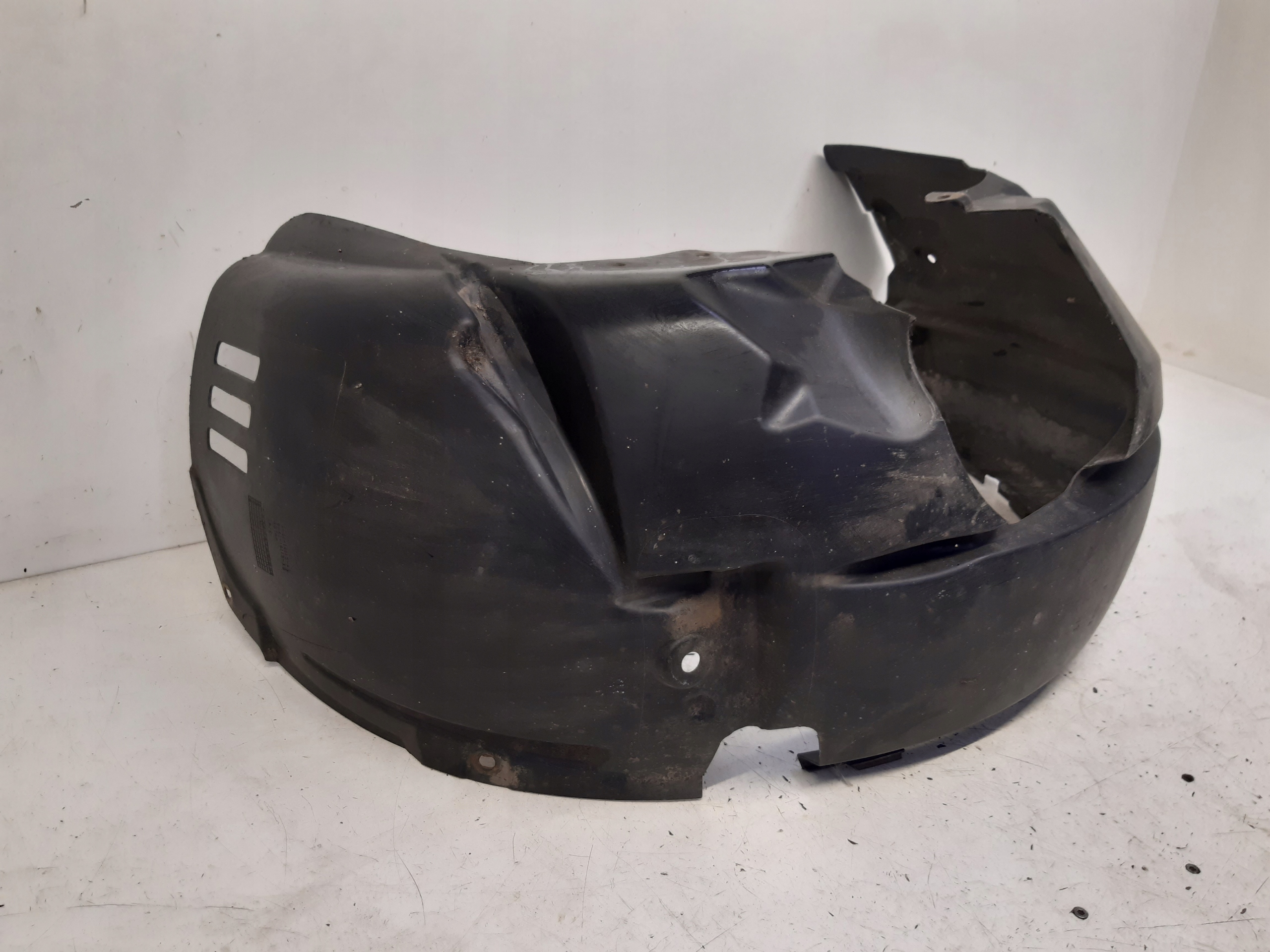 mudguard left front 8A6116115AD Ford Fiesta MK7