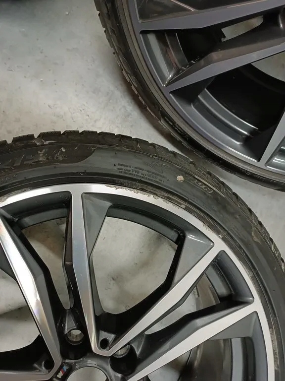 BMW F48 F49 FELGI Z OPONAMI ZIMA 225/45R19 M PAKI Rodzaj opon Zimowe