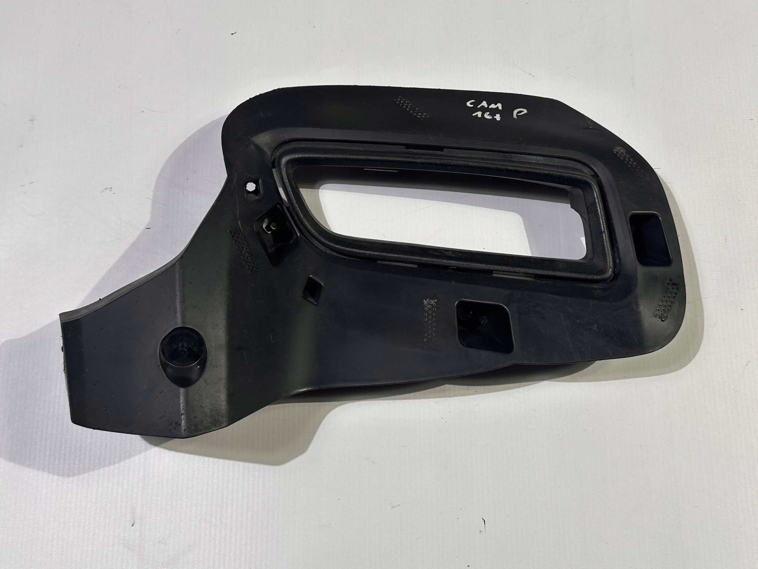 grid front front right holder of a bumper front Chevrolet Camaro 2016+