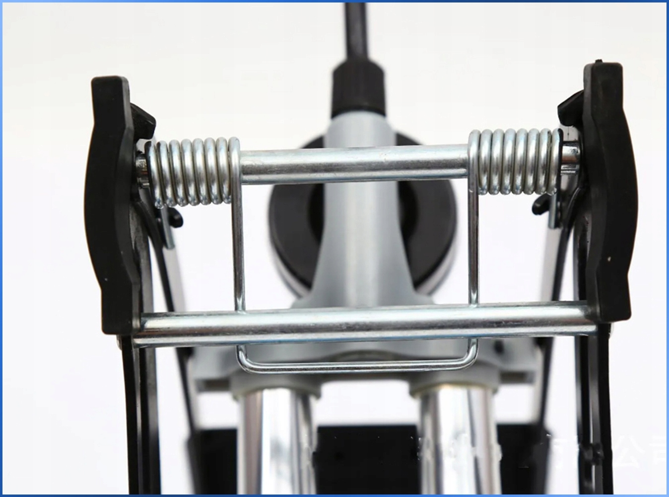 MOCNA POMPKA NOŻNA DWUTŁOKOWA SAMOCHODOWA ROWEROWA Z MANOMETREM Materiał dominujący metal