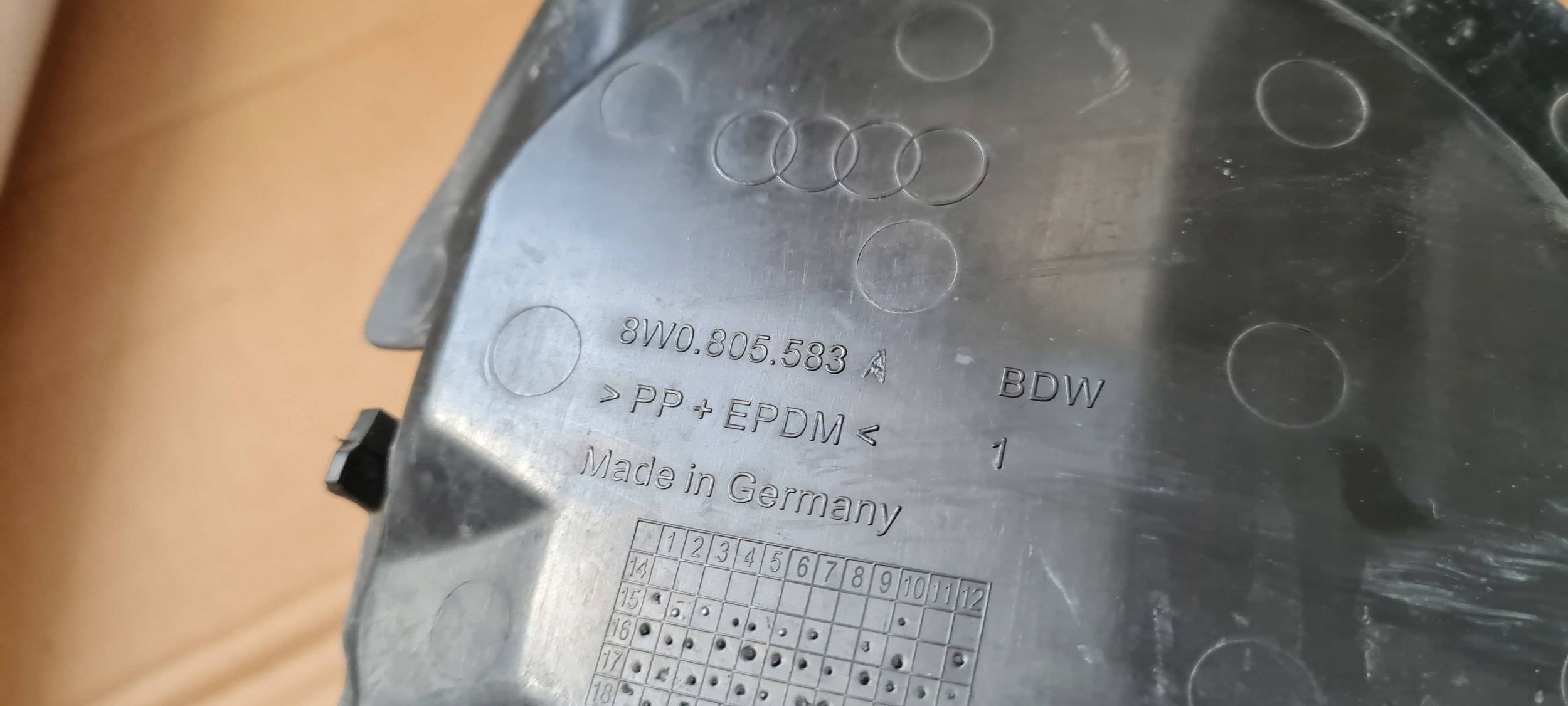 A4 B9 8W LIFT cover cap NADKOLA left left front 8W0805583A
