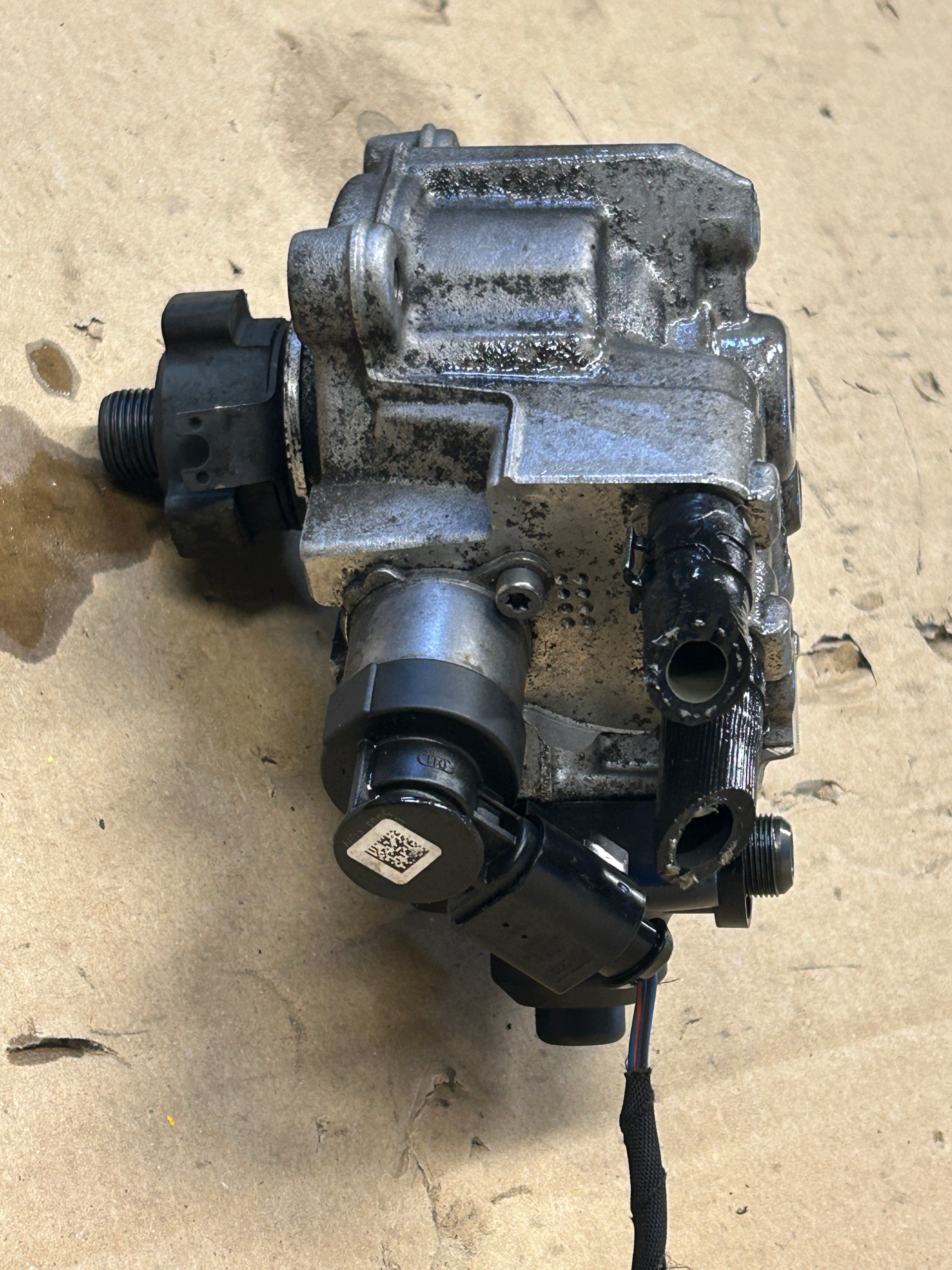 SKODA AUDI 1,6 2,0 TDI einspritzpumpe 04L130755D