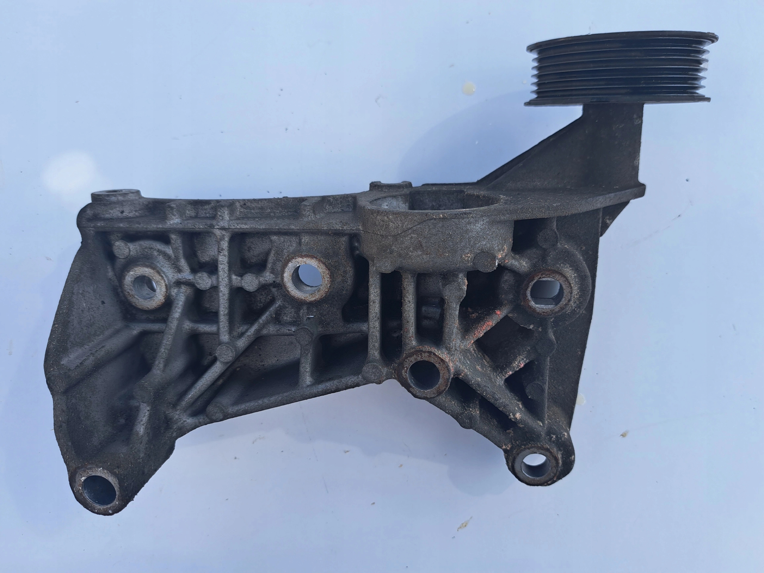 RENAULT KANGOO 8200663057 support alternator