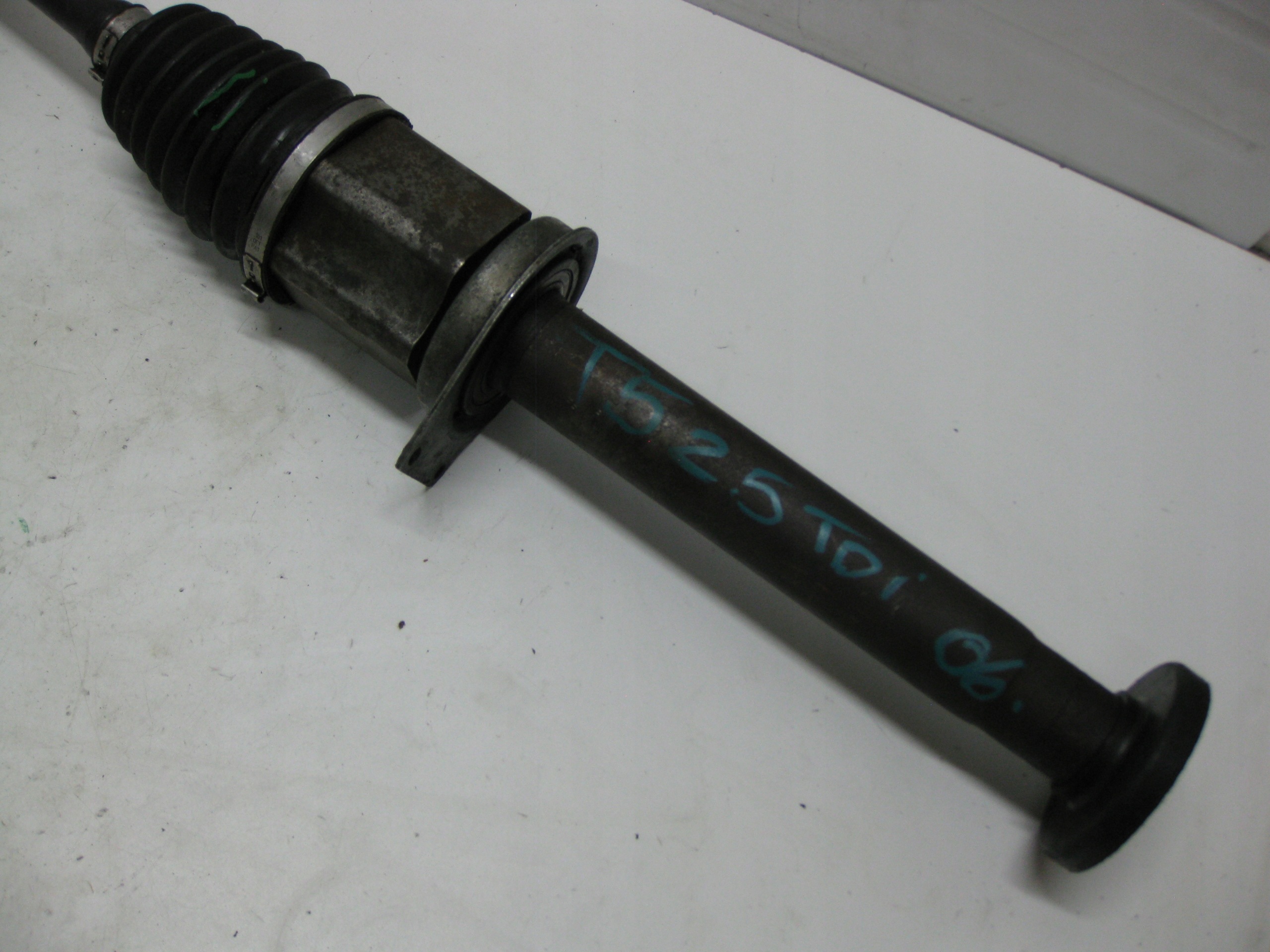VW T5 2.5 TDI semi-axis right long front