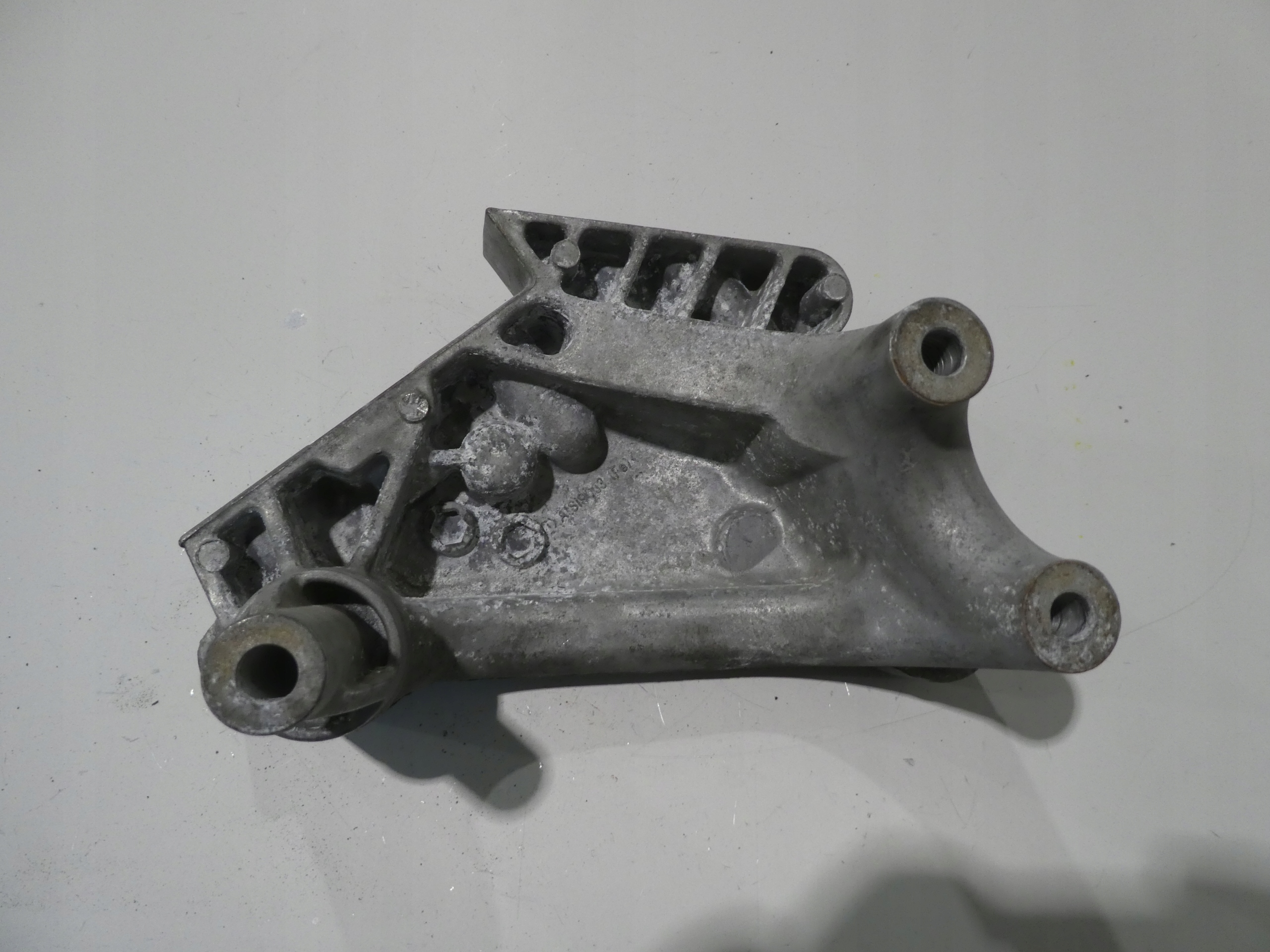 engine mount VW SEAT SKODA VW 04L199207