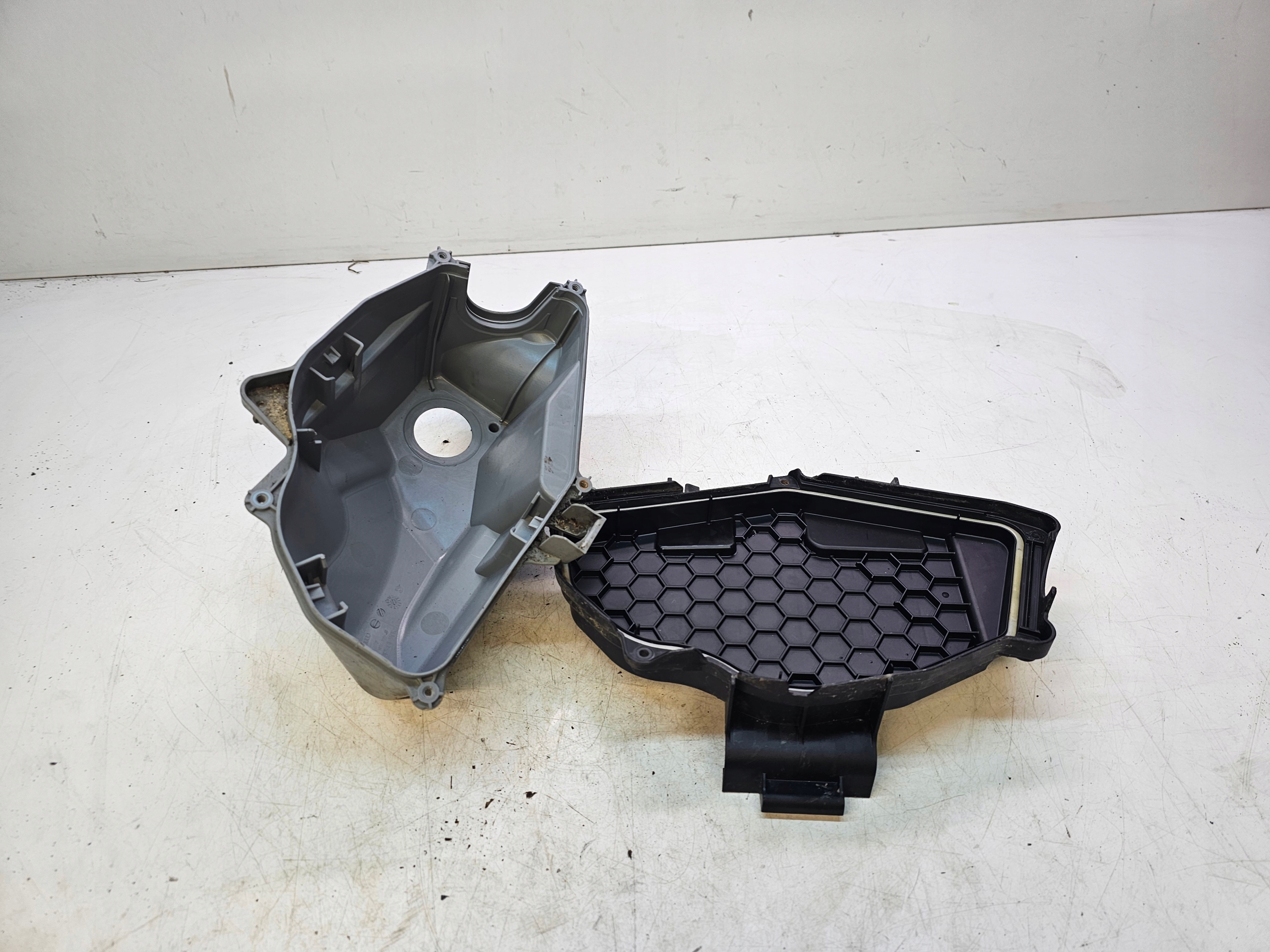 ABDECKUNG BLENDE ABDECKUNG DER SICHERUNGEN AUDI A6 C7 4G1907613B
